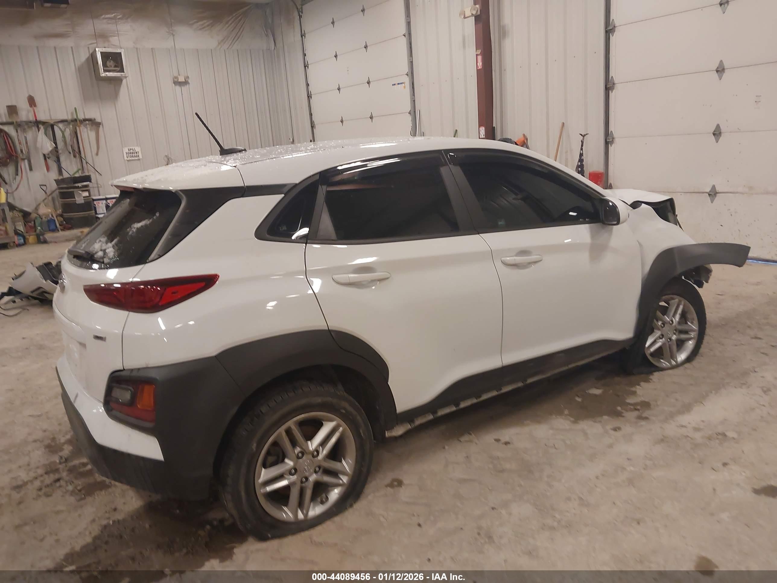 HYUNDAI KONA image 4