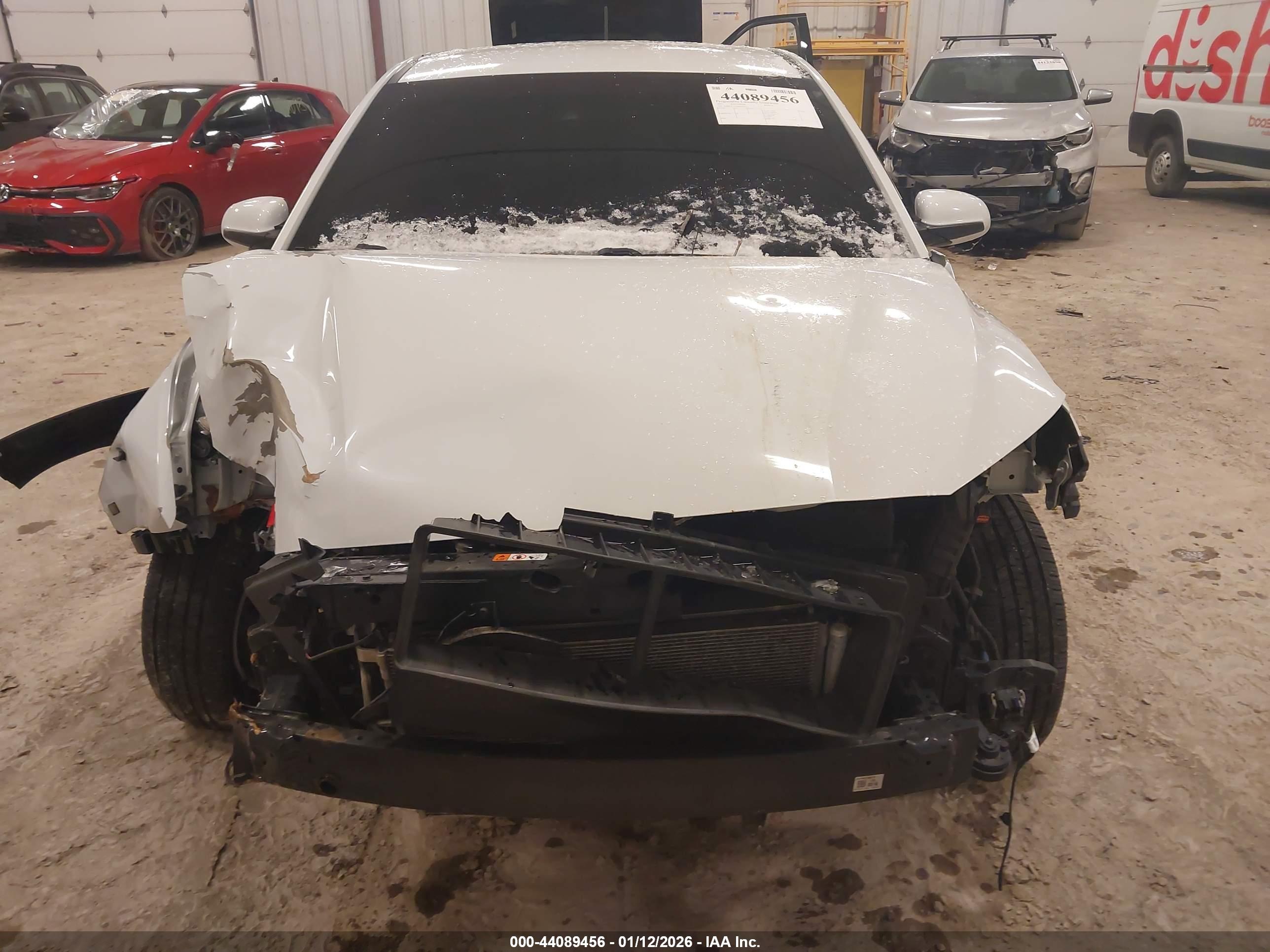 HYUNDAI KONA image 6