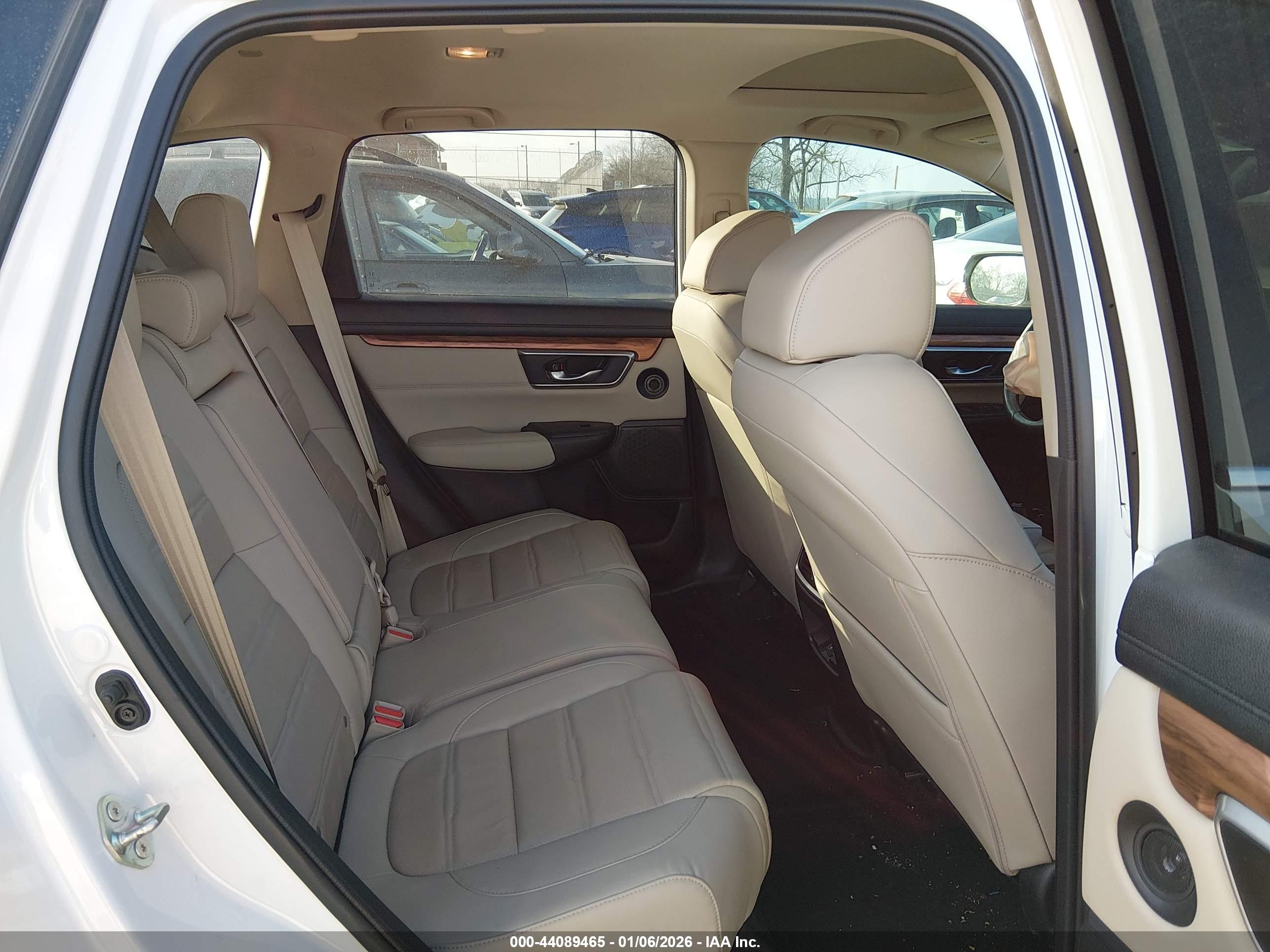 HONDA CR-V image 8