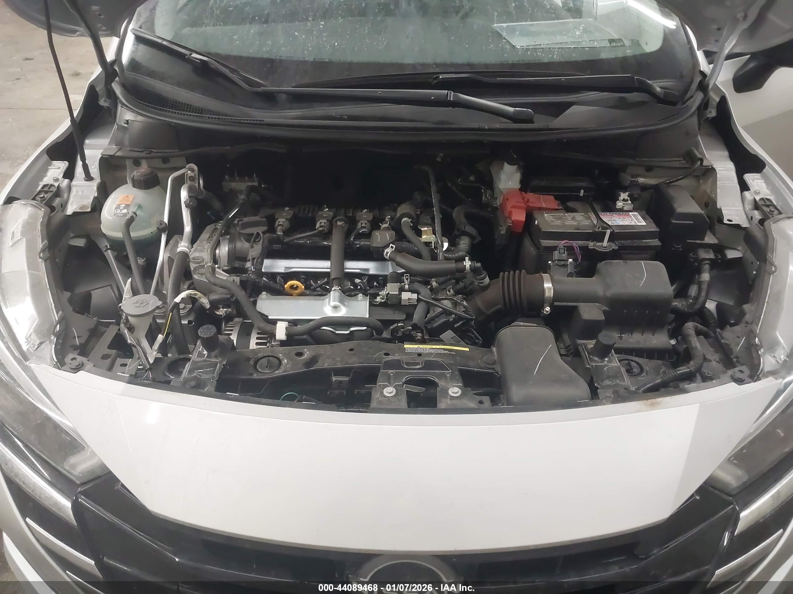 NISSAN VERSA image 10