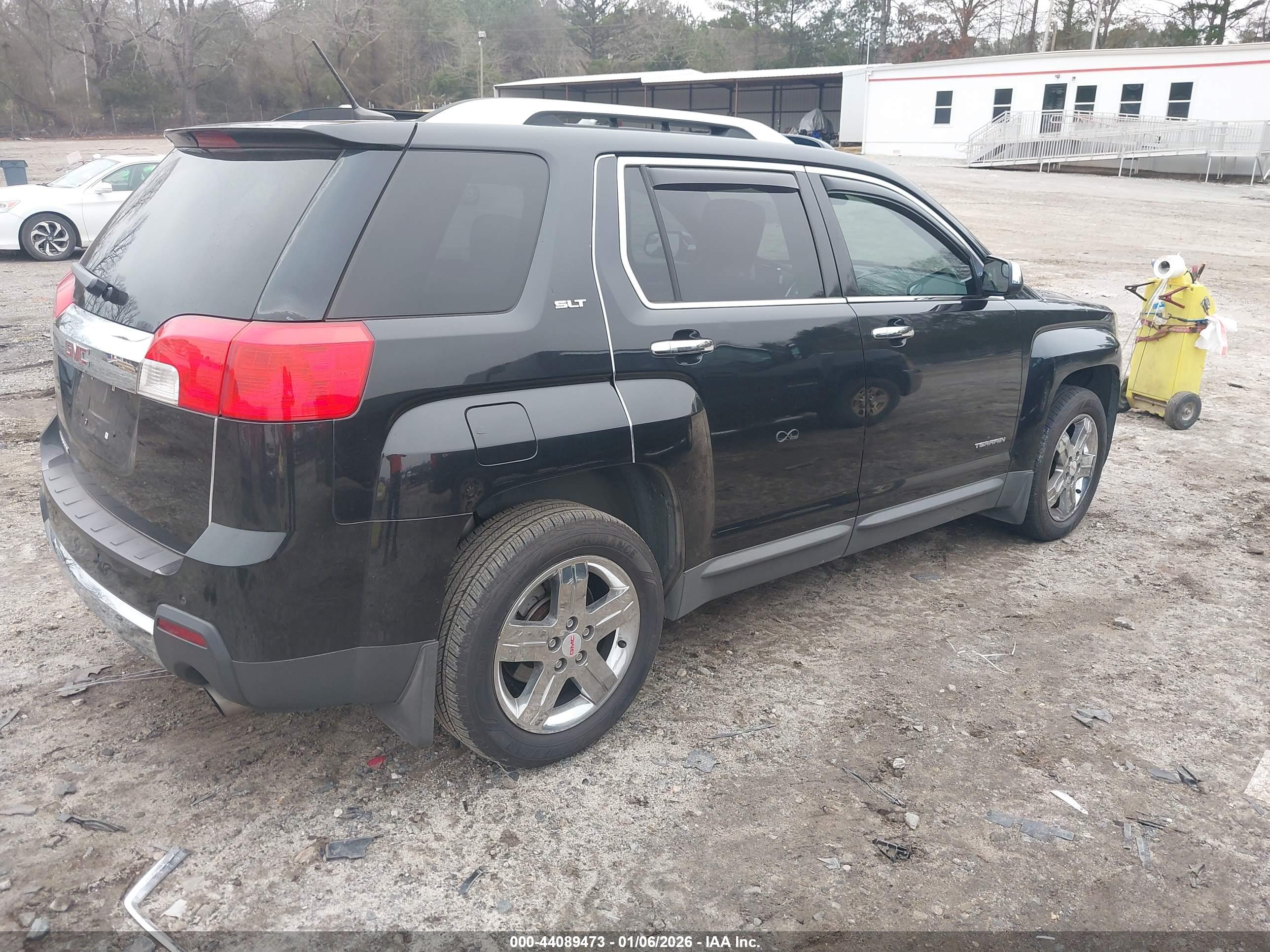 GMC TERRAIN image 4
