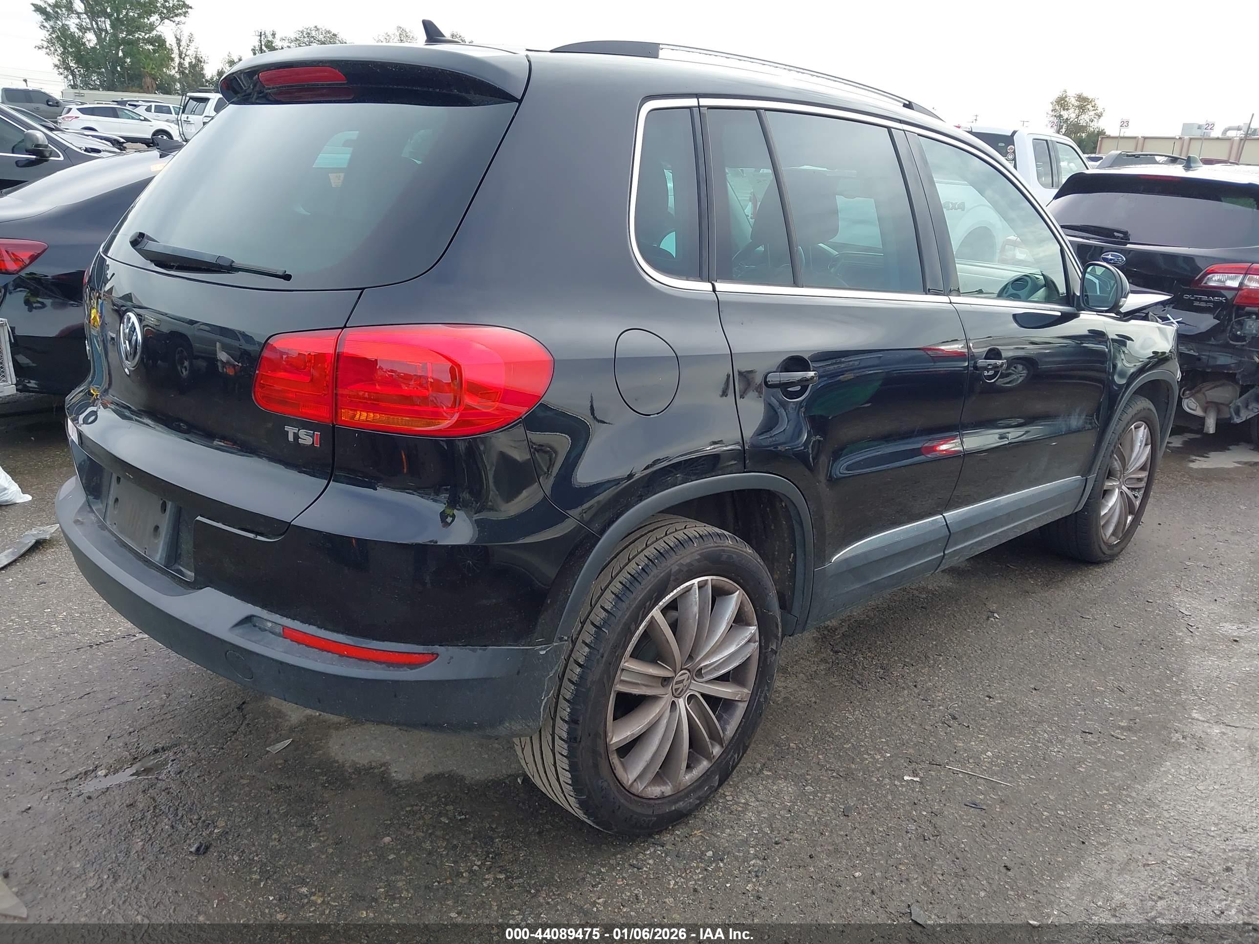 VOLKSWAGEN TIGUAN image 4