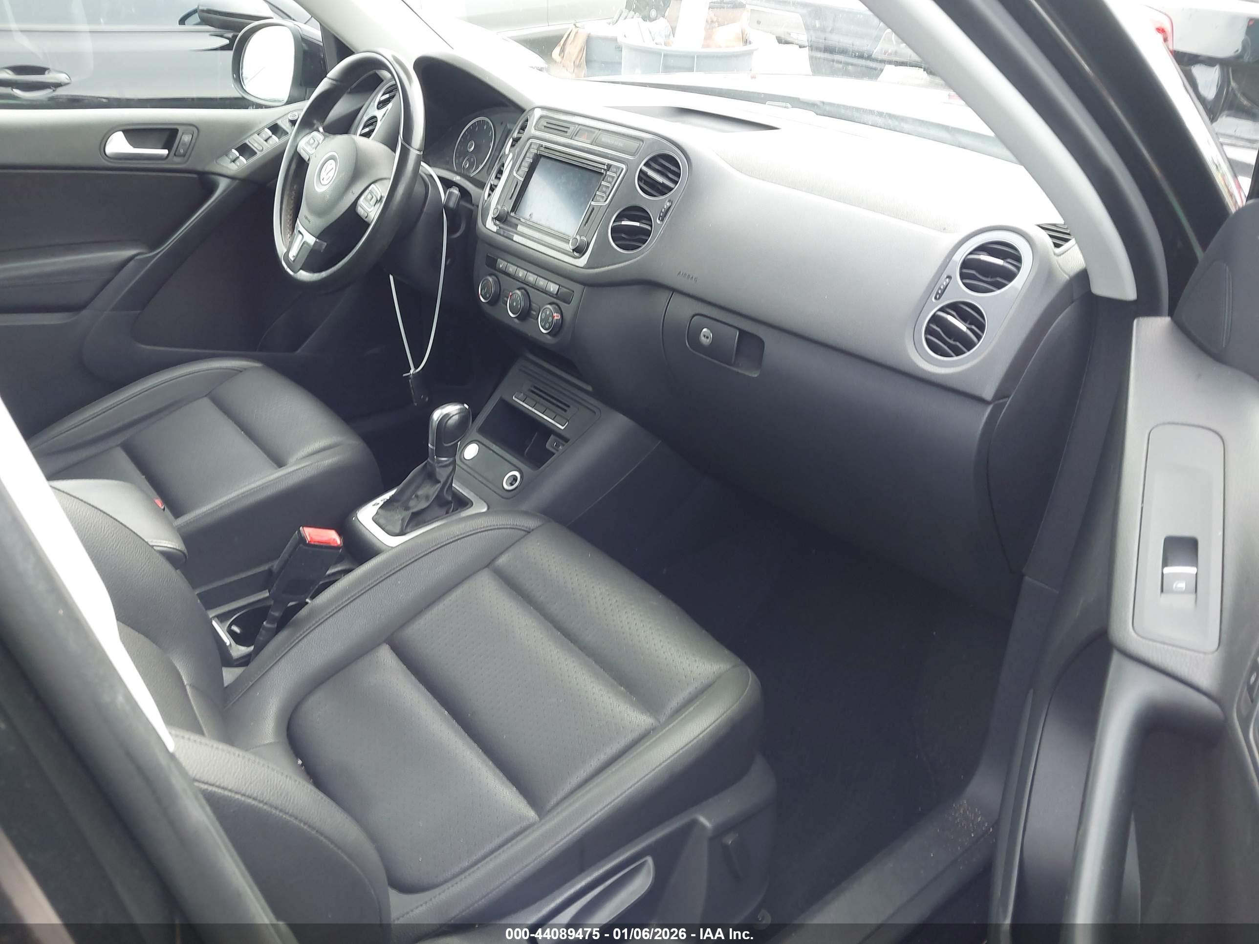 VOLKSWAGEN TIGUAN image 5