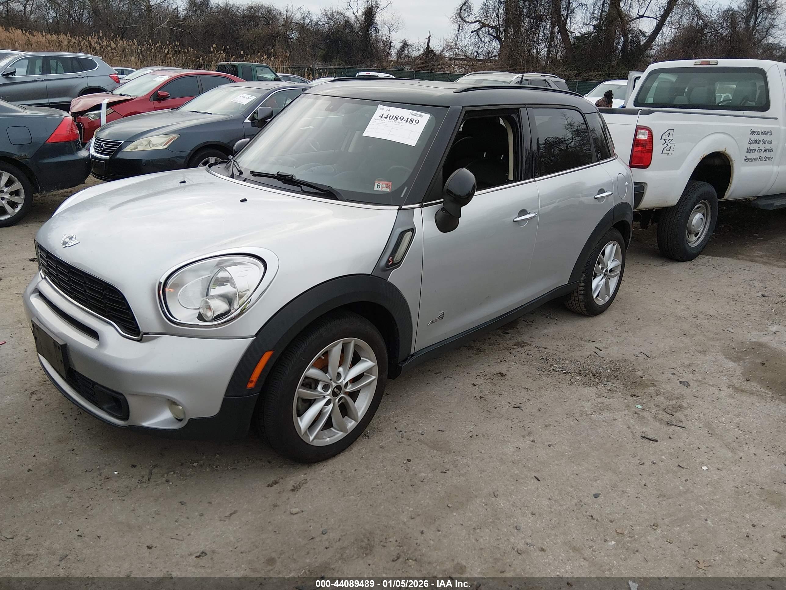 MINI COUNTRYMAN image 2