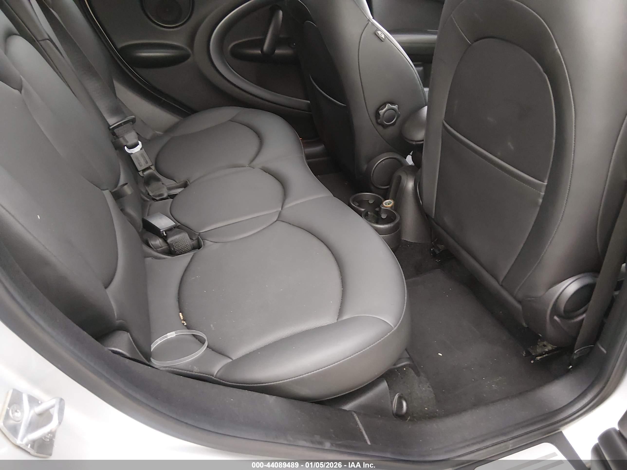 MINI COUNTRYMAN image 8