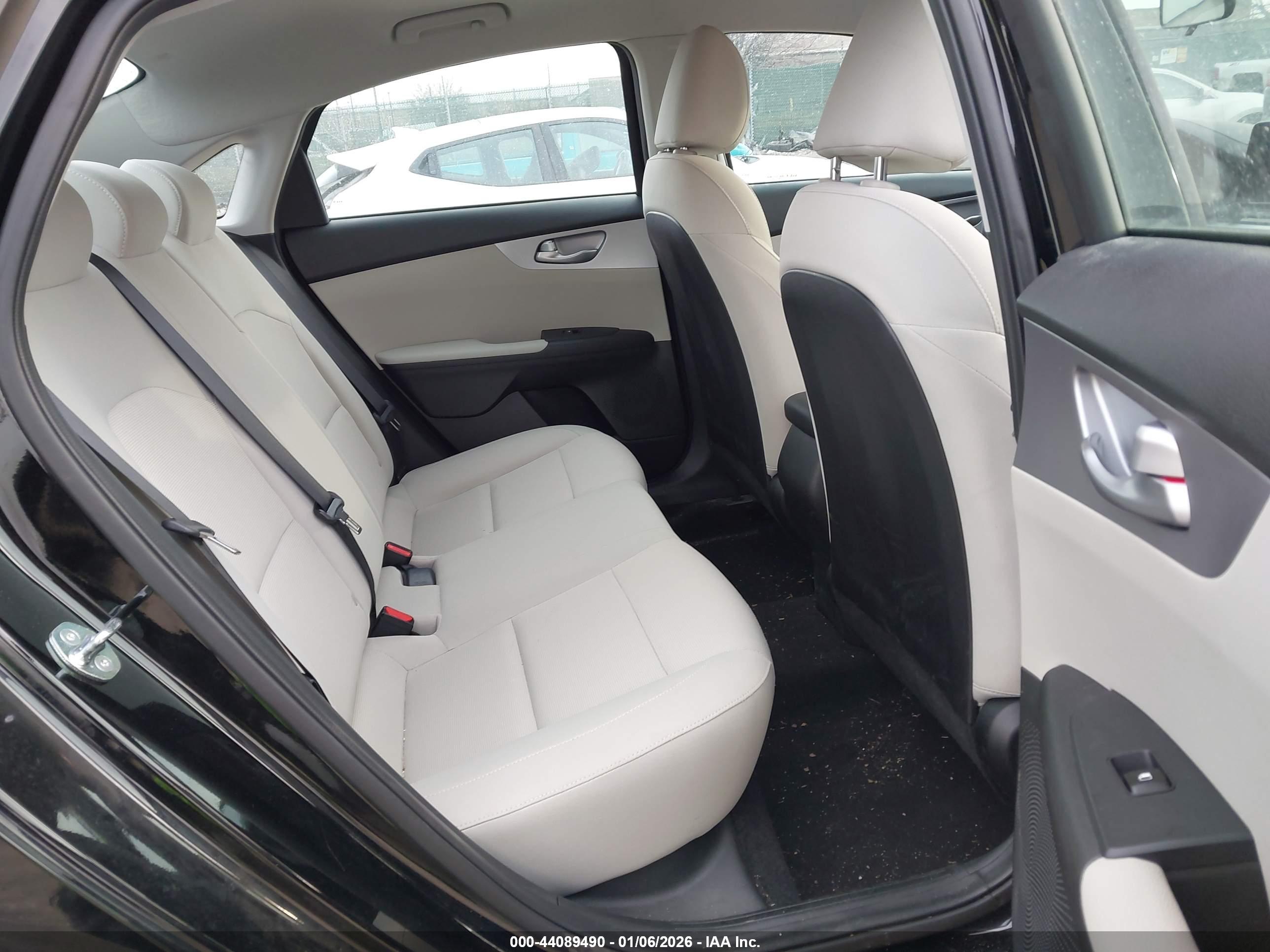KIA FORTE image 8