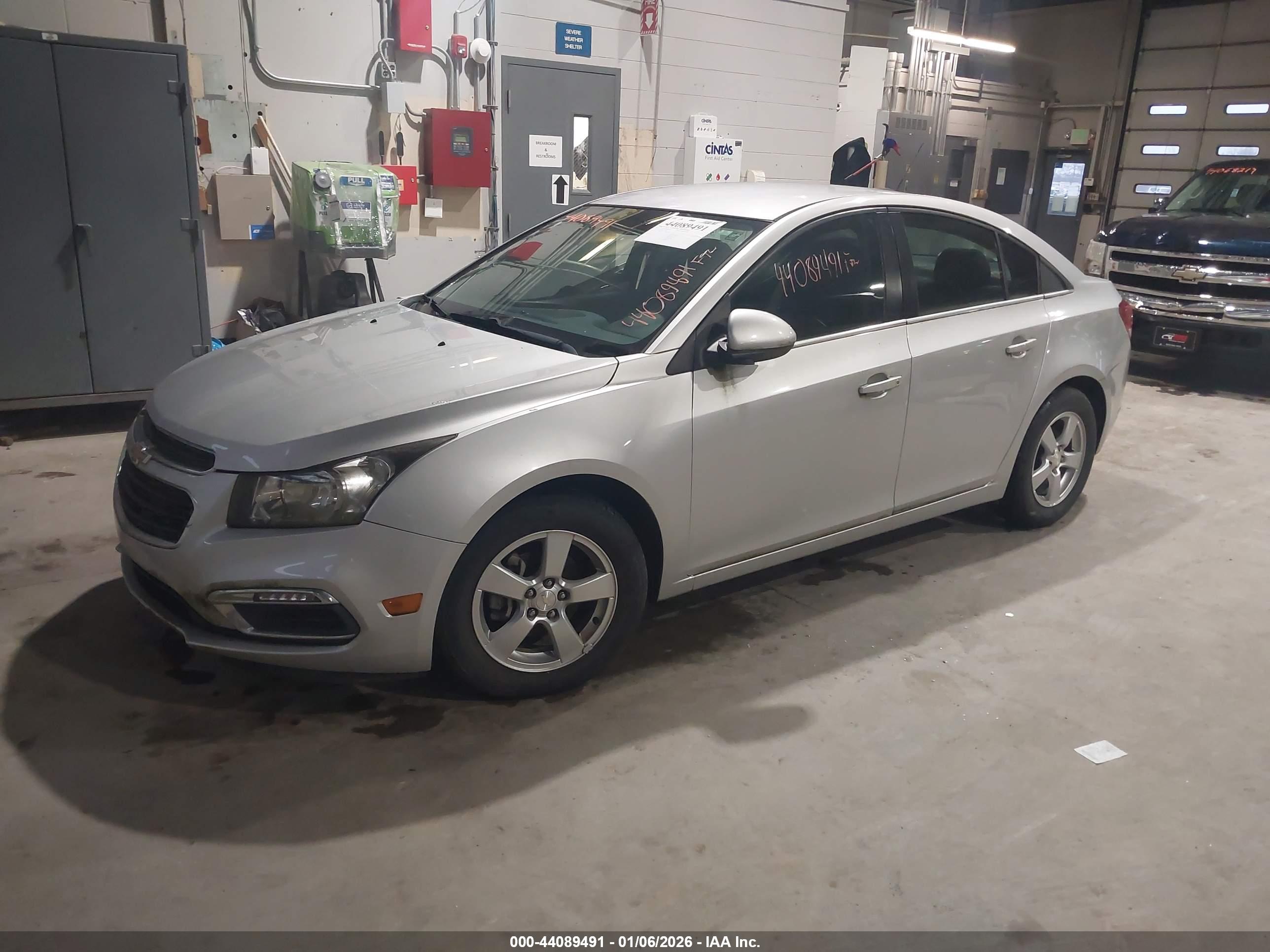 CHEVROLET CRUZE image 2