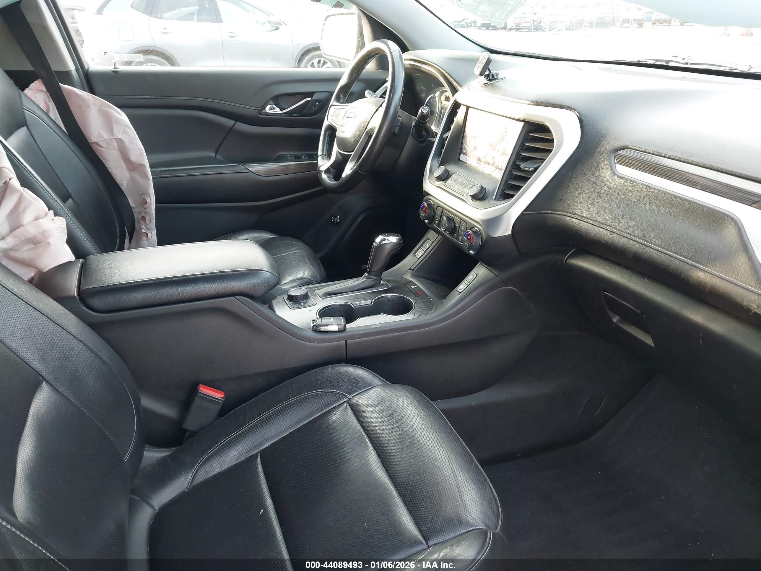 GMC ACADIA image 5