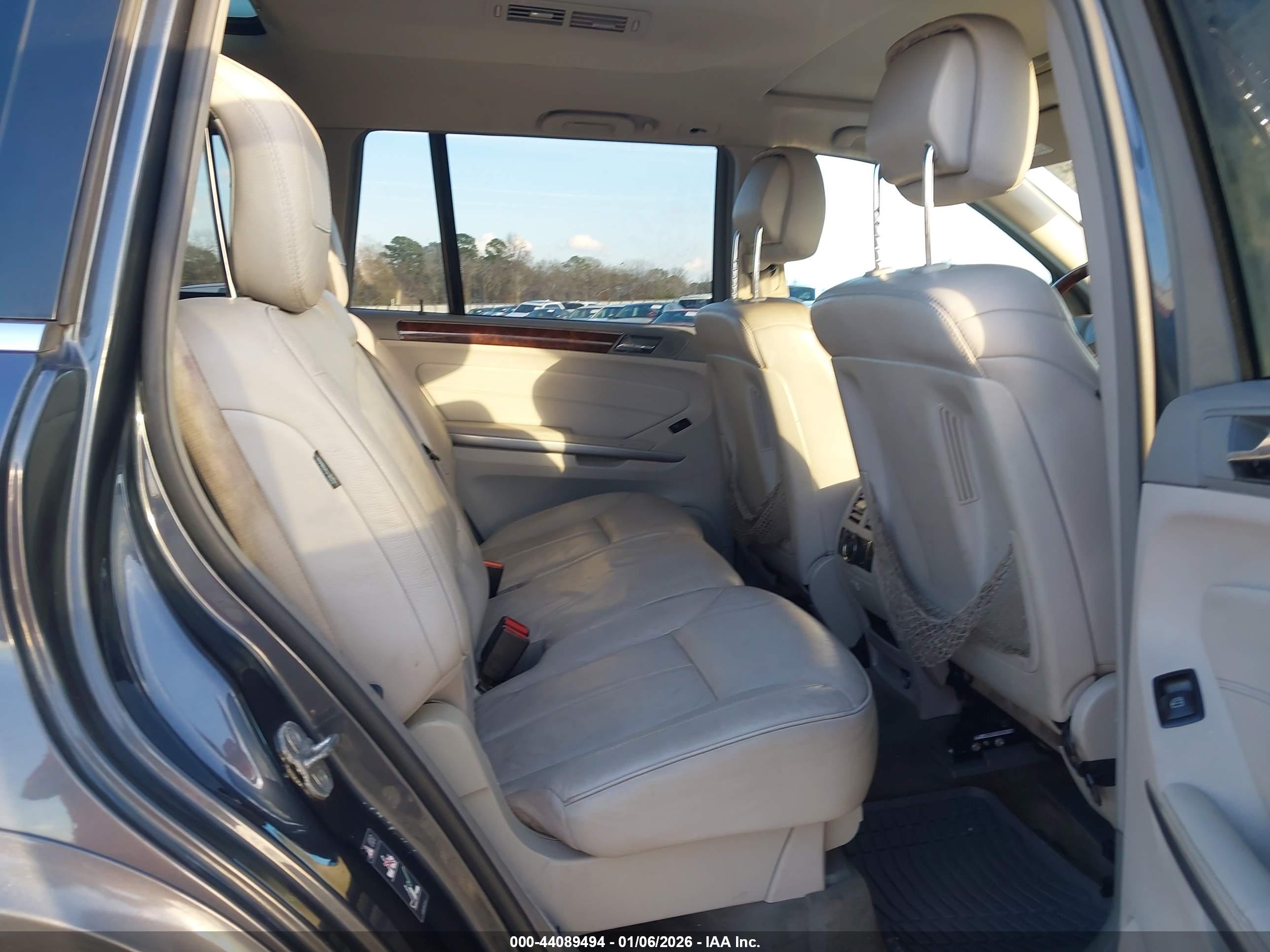 MERCEDES-BENZ GL image 8