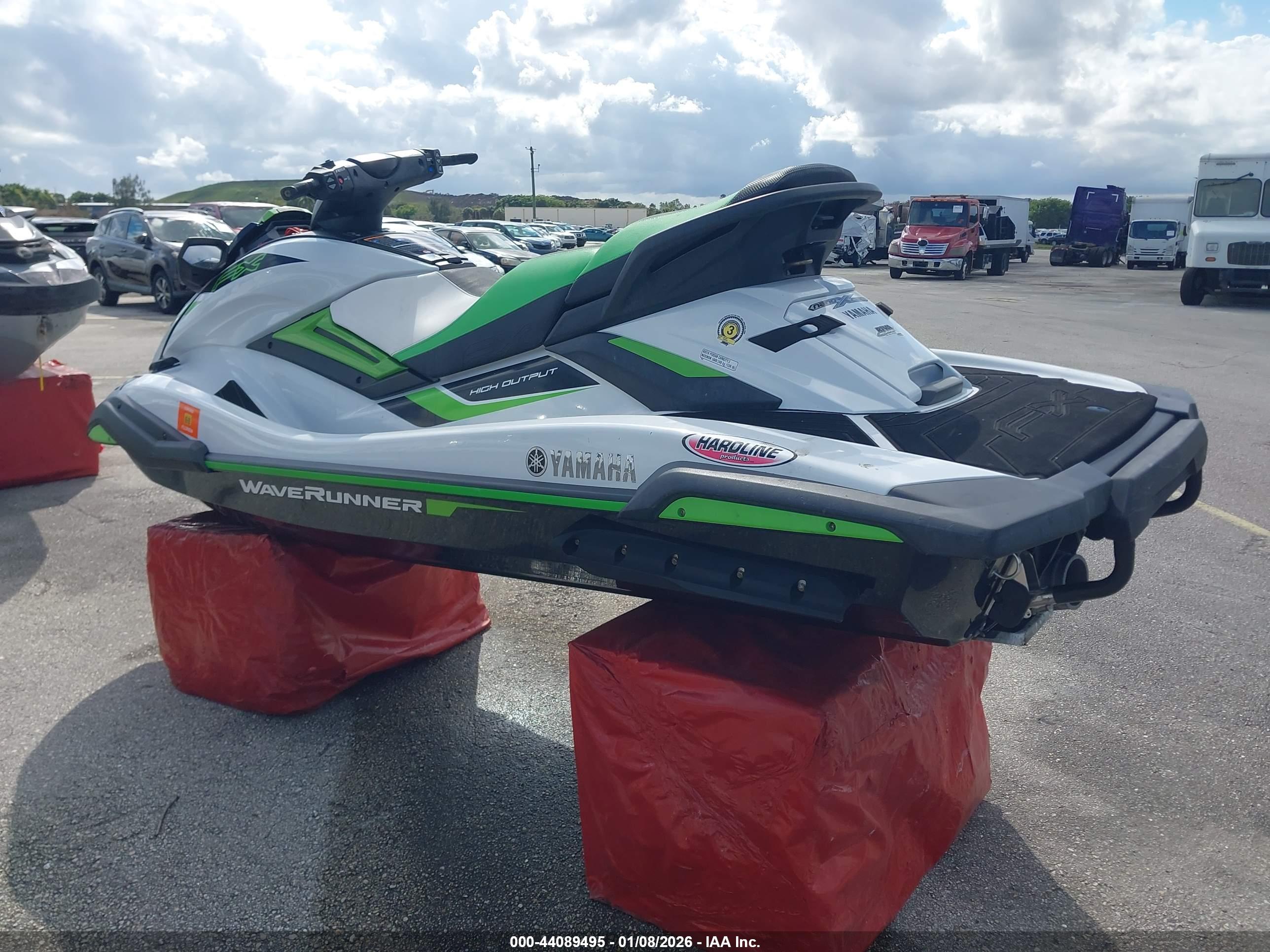 YAMAHA WAVERUNNER image 3