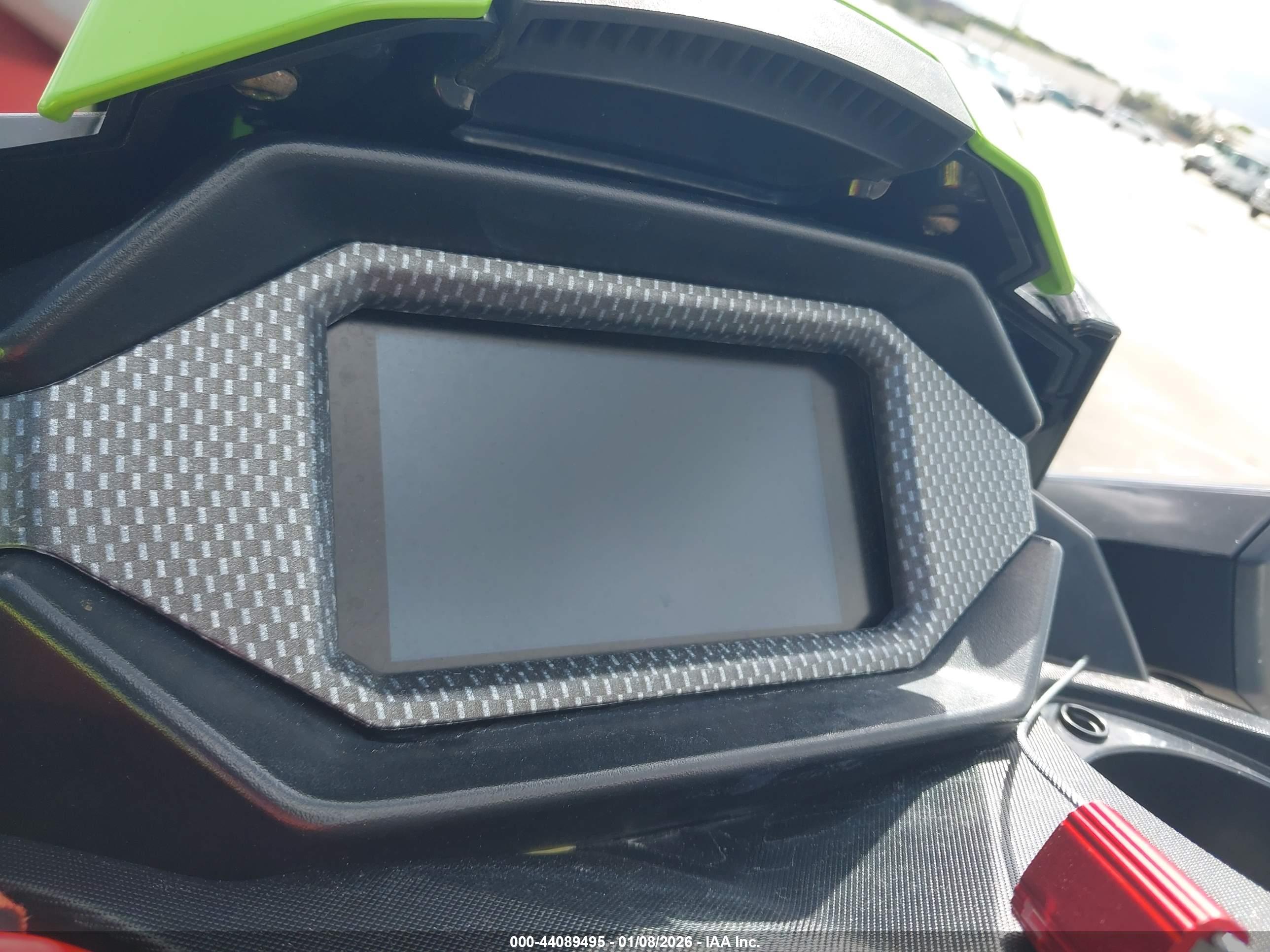 YAMAHA WAVERUNNER image 7