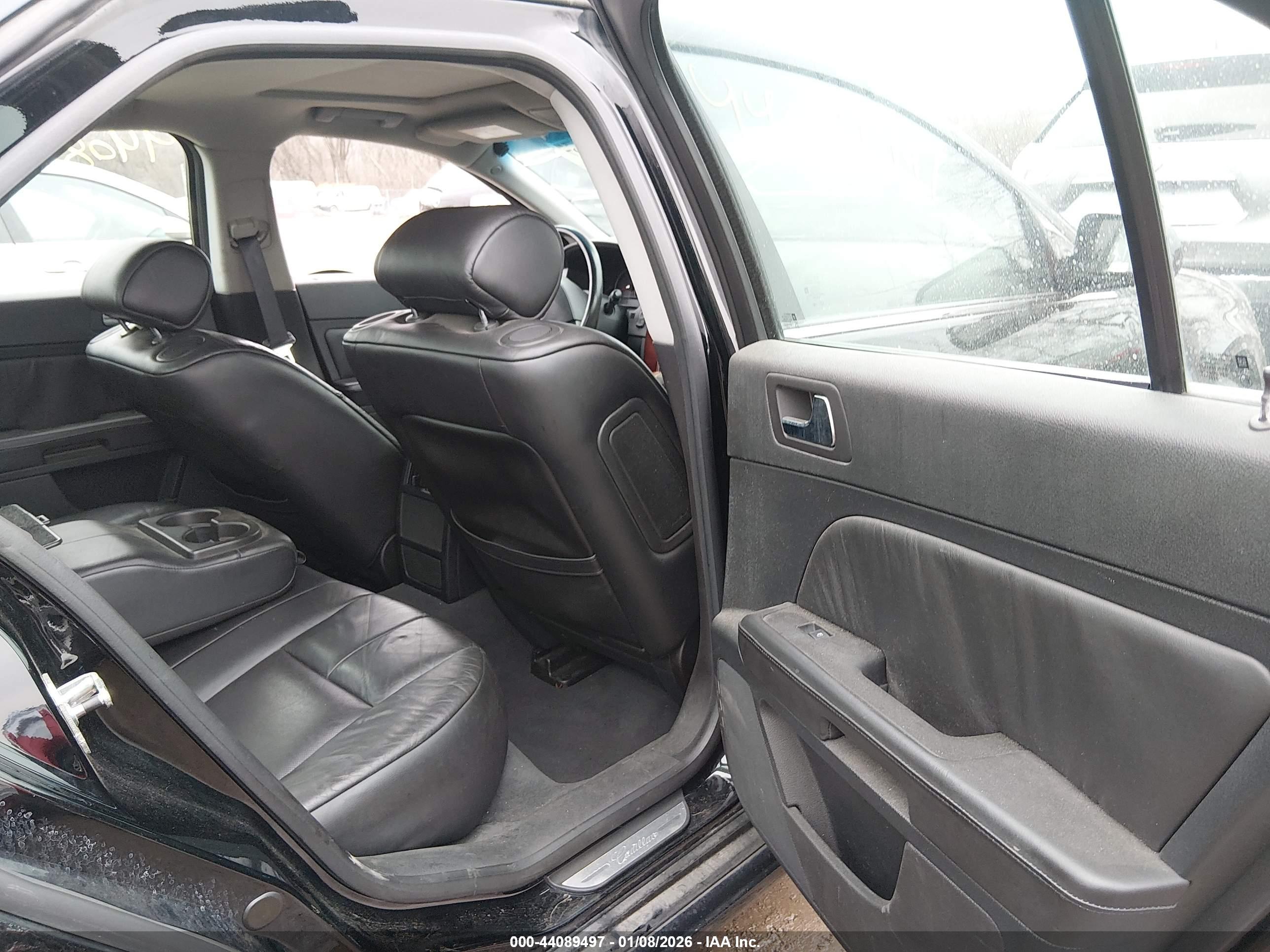 CADILLAC STS image 8
