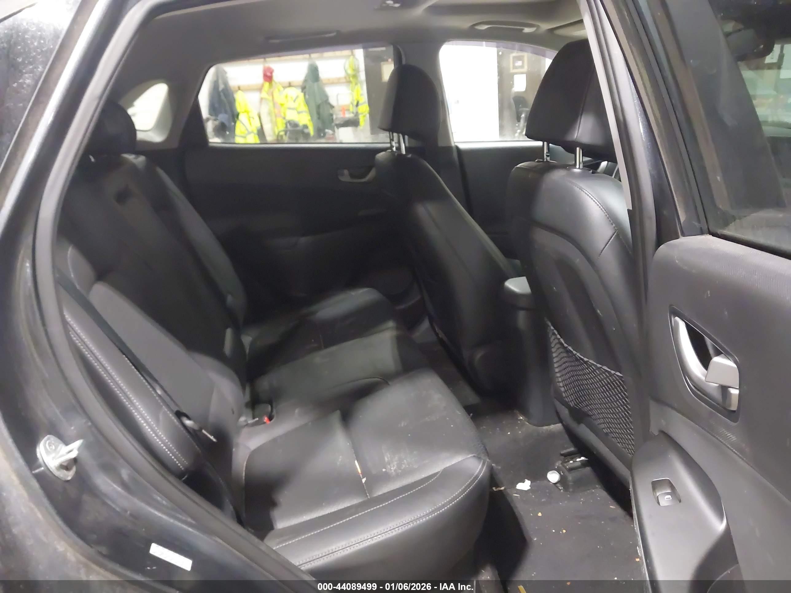 HYUNDAI KONA image 8