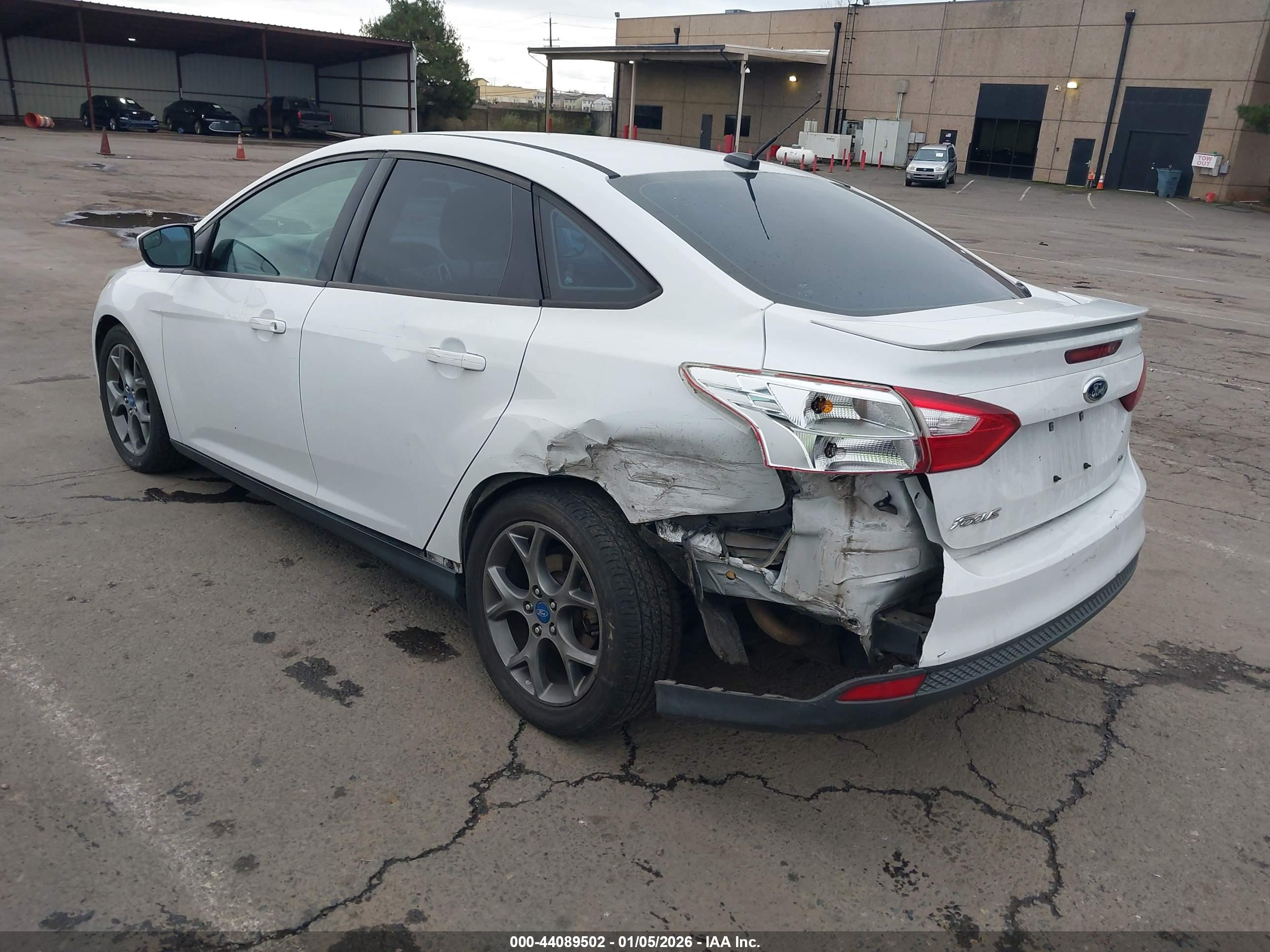 FORD FOCUS image 3