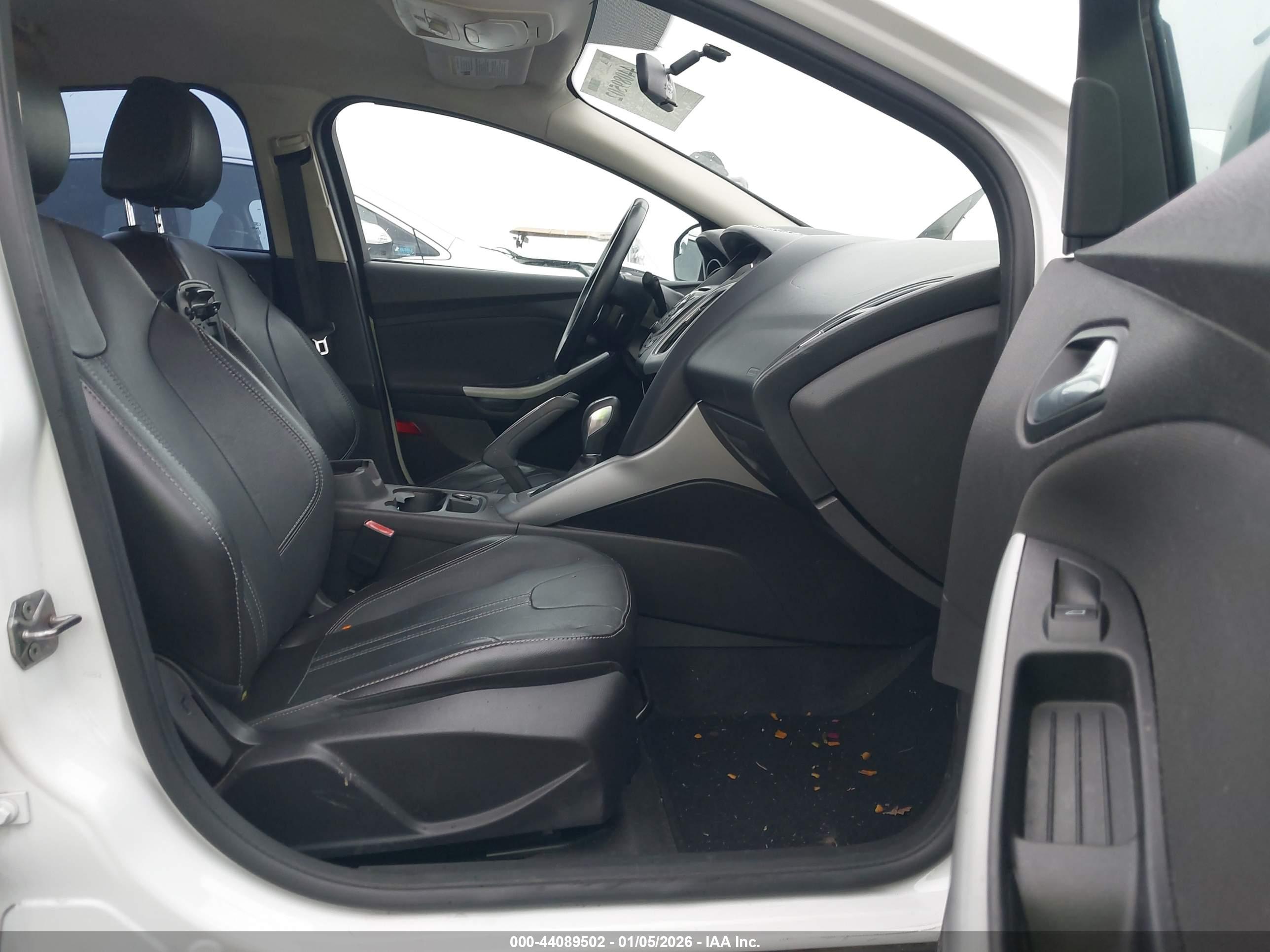FORD FOCUS image 5