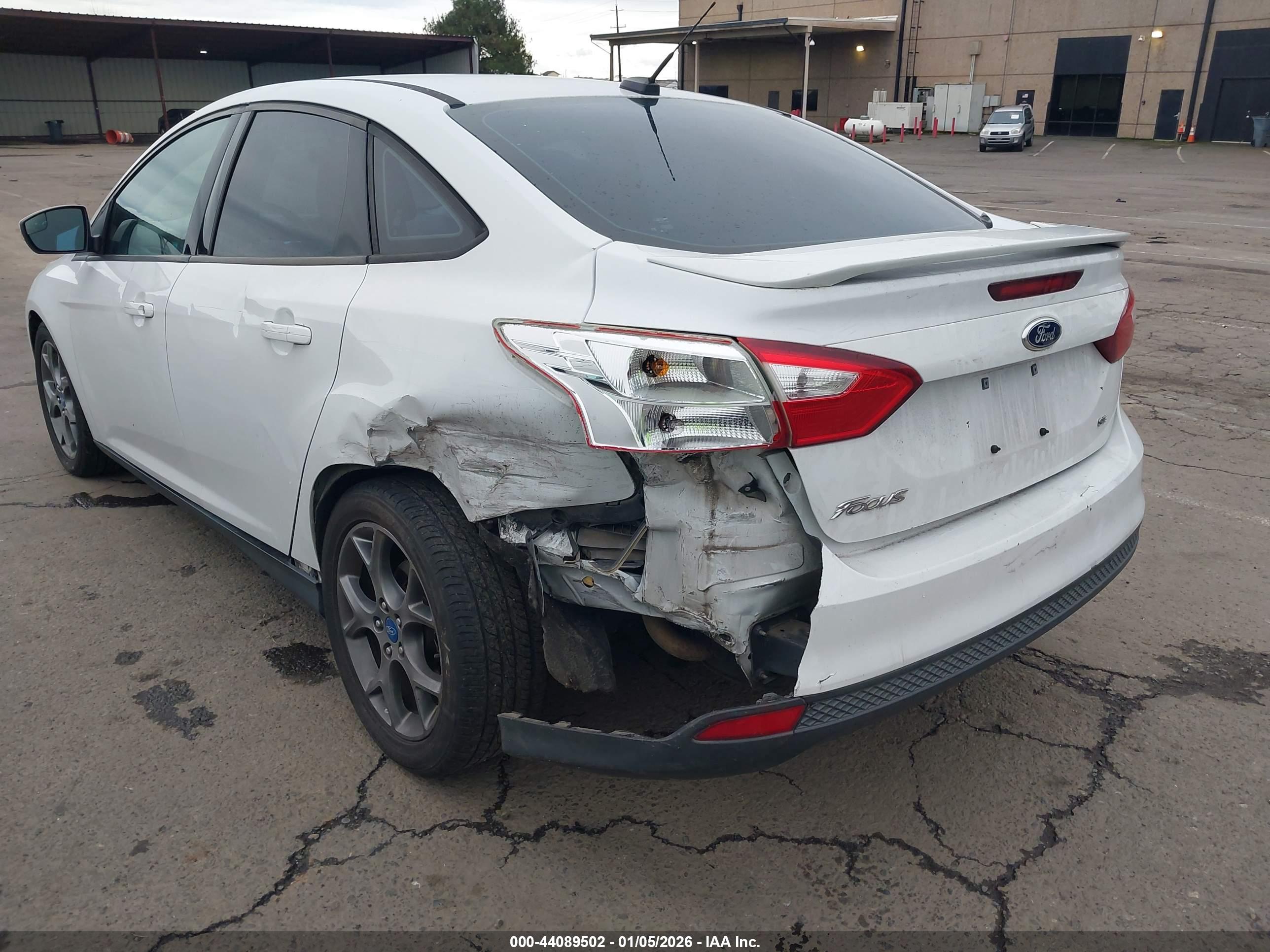 FORD FOCUS image 6