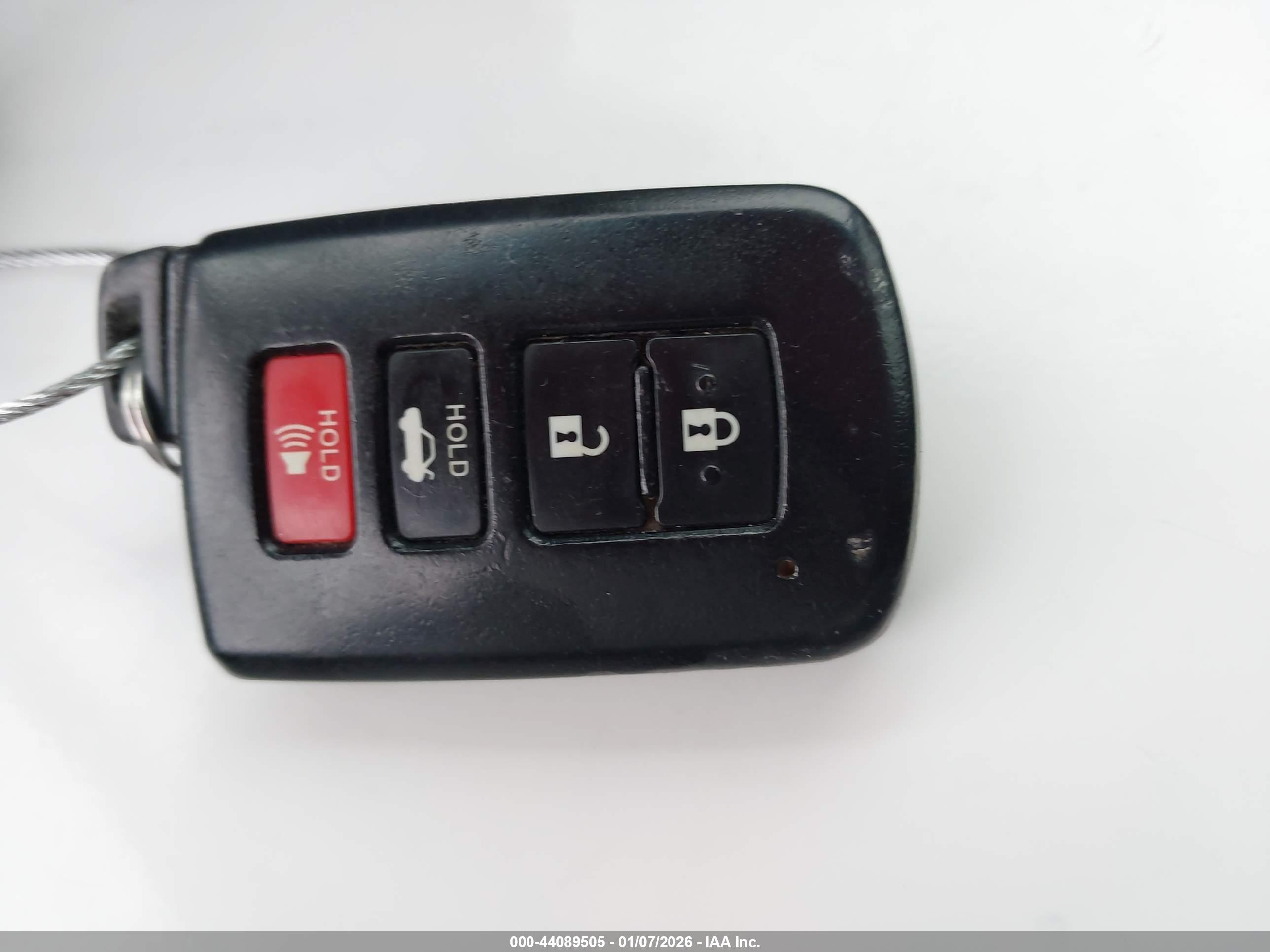 TOYOTA CAMRY image 11