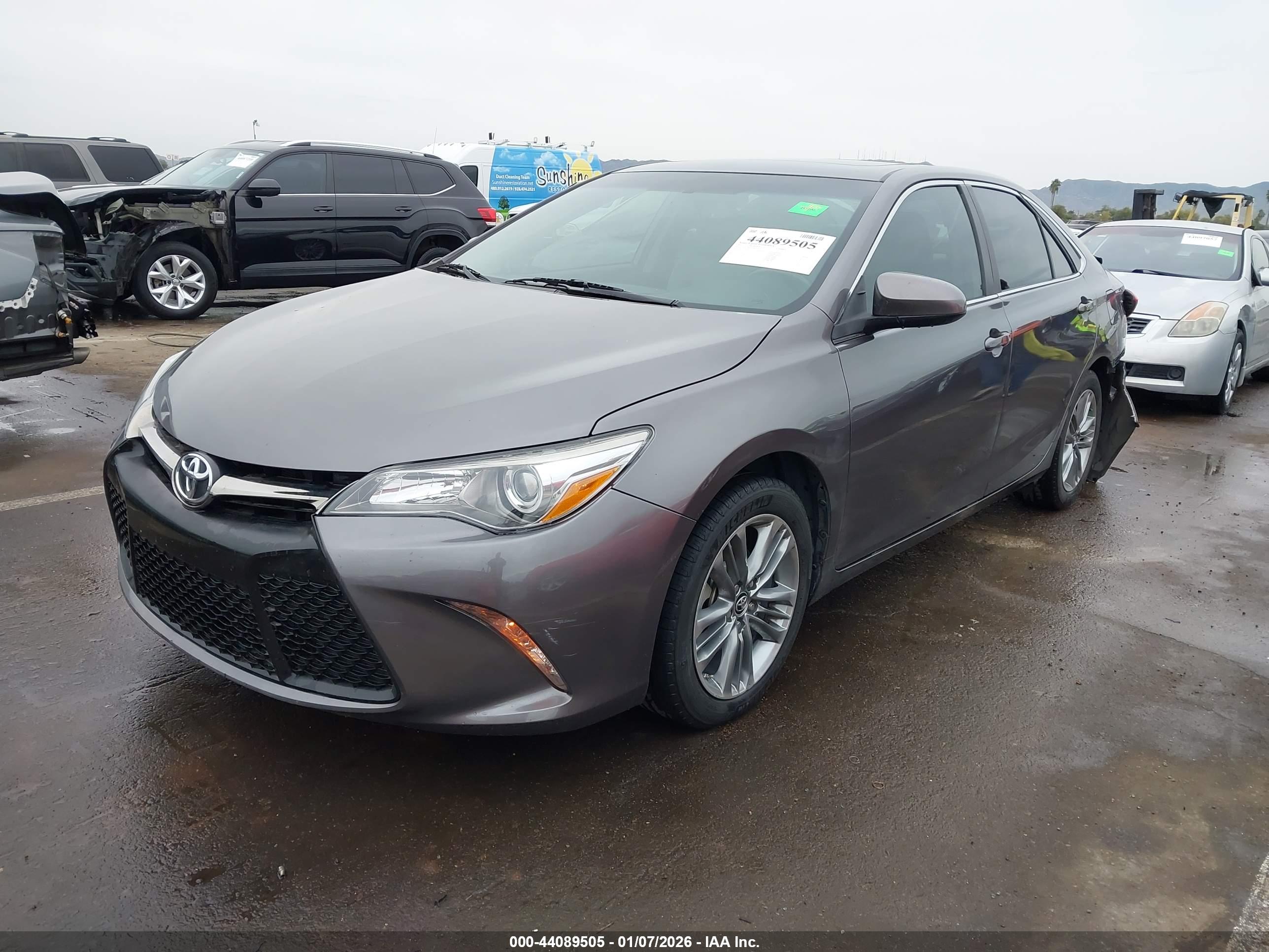 TOYOTA CAMRY image 2