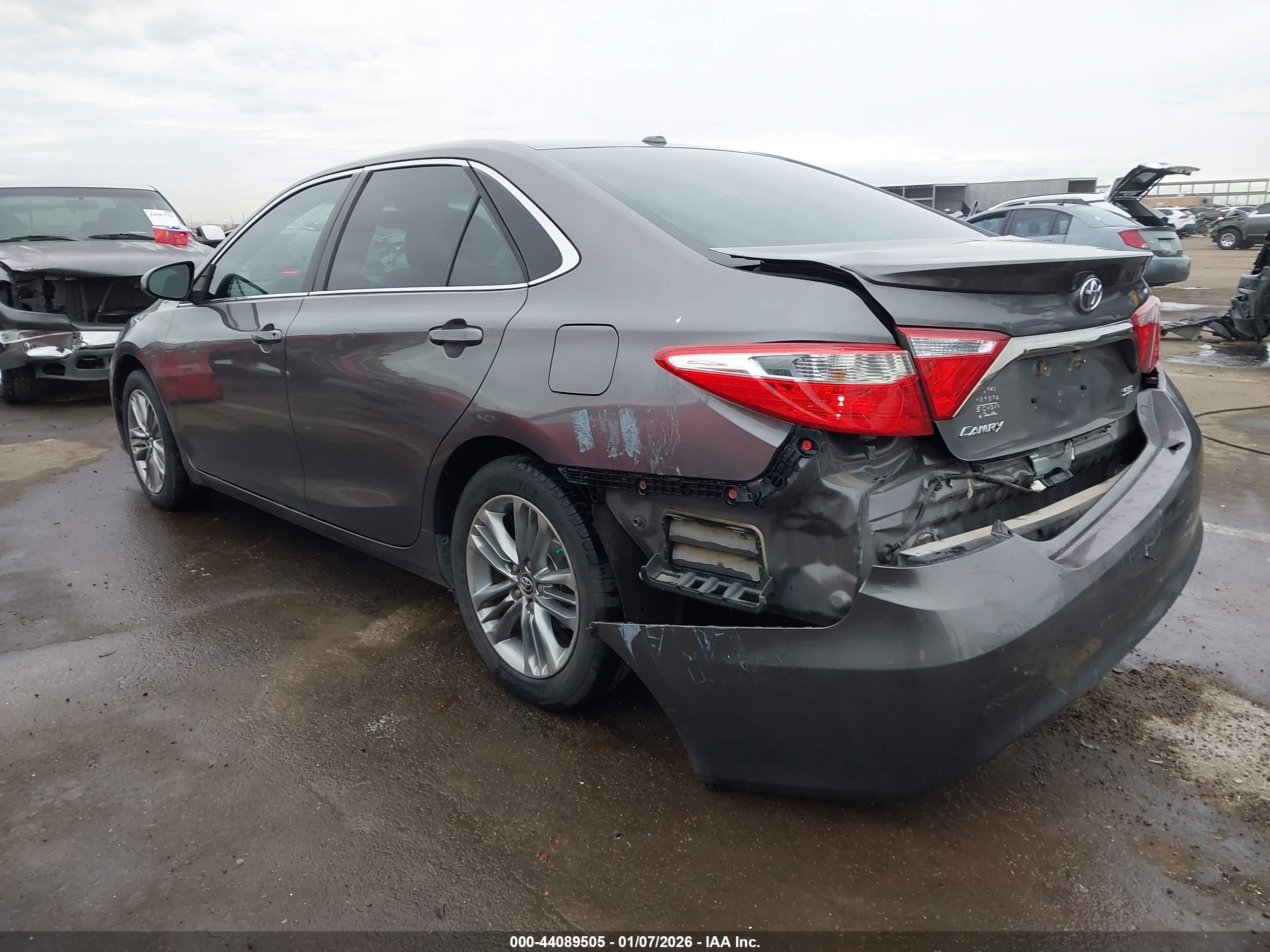 TOYOTA CAMRY image 6