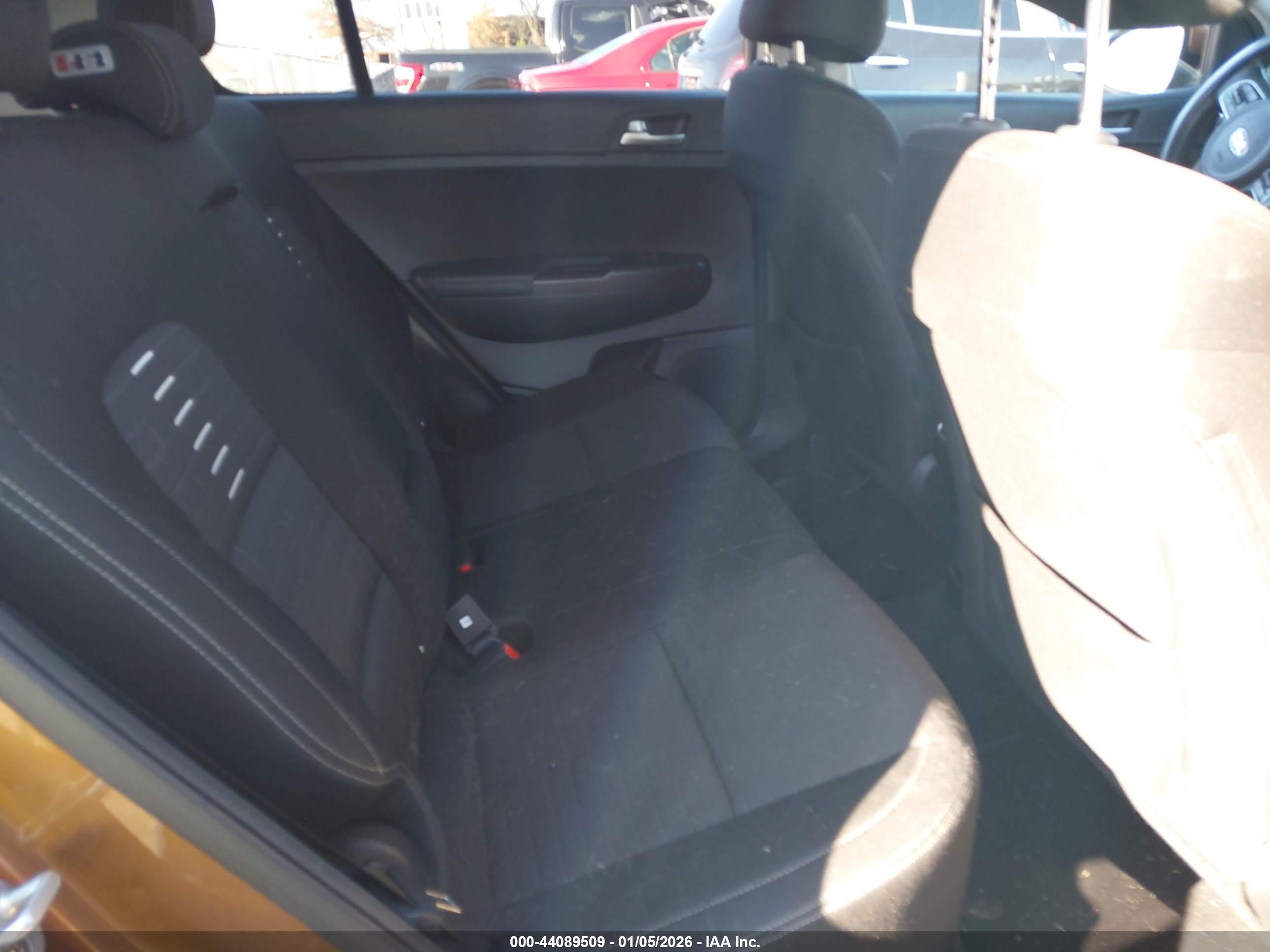 KIA SPORTAGE image 8