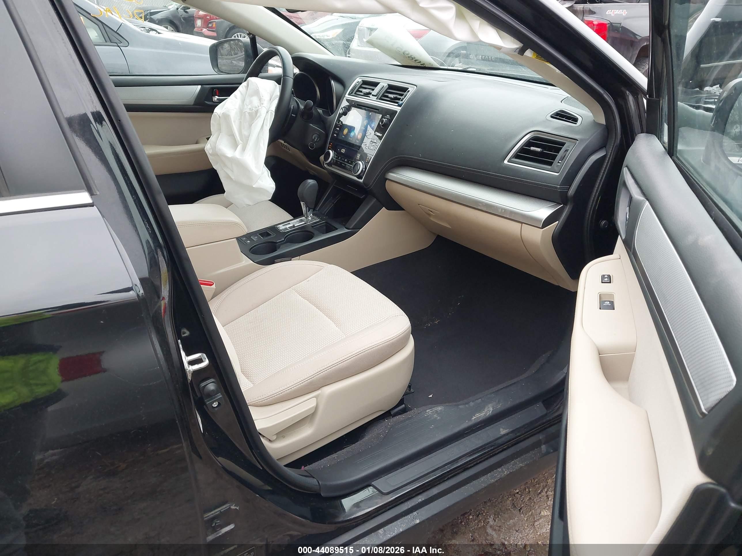 SUBARU OUTBACK image 5
