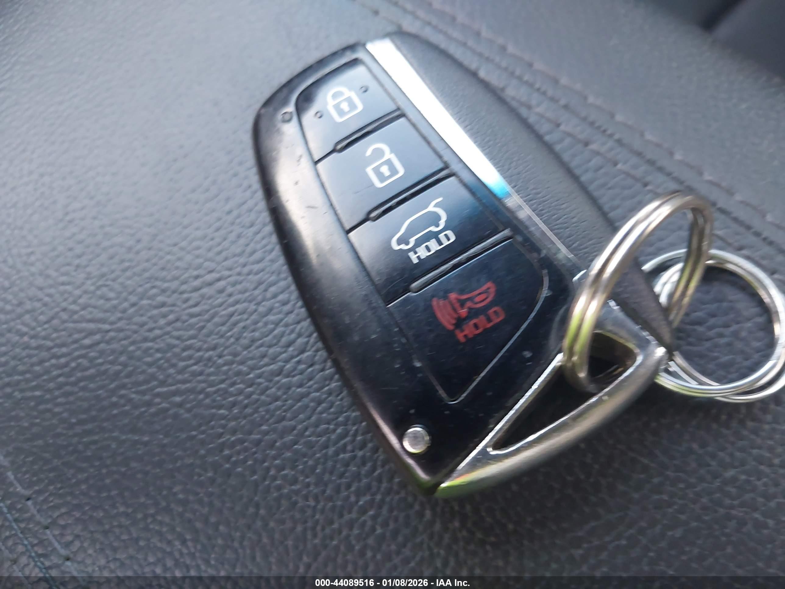 HYUNDAI SANTA image 11