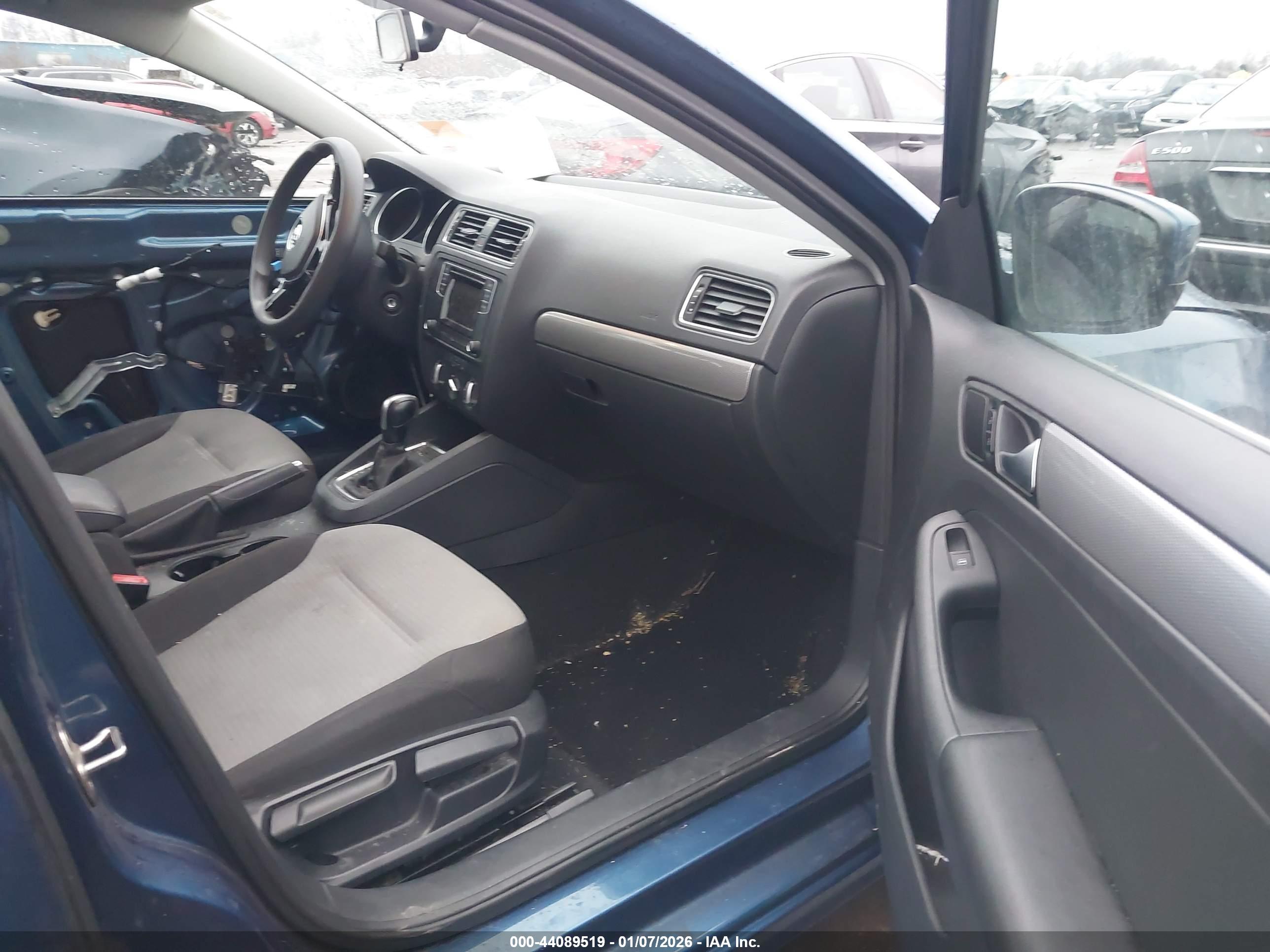 VOLKSWAGEN JETTA image 5