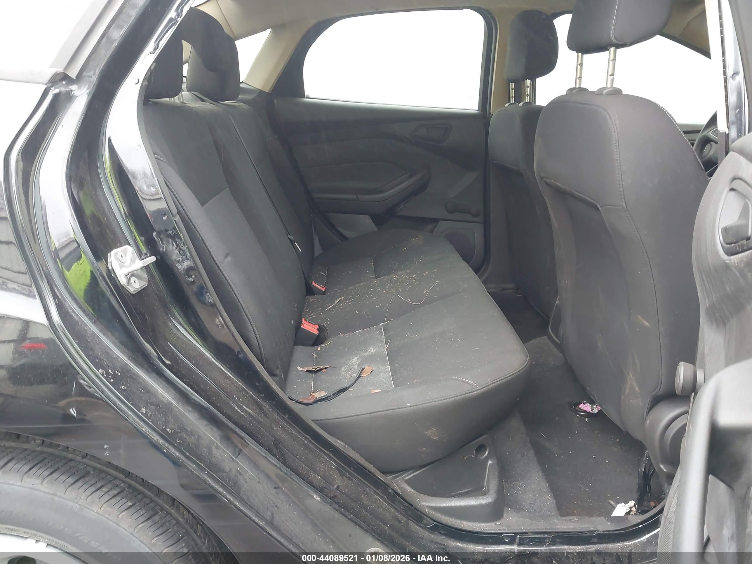 FORD FOCUS image 8