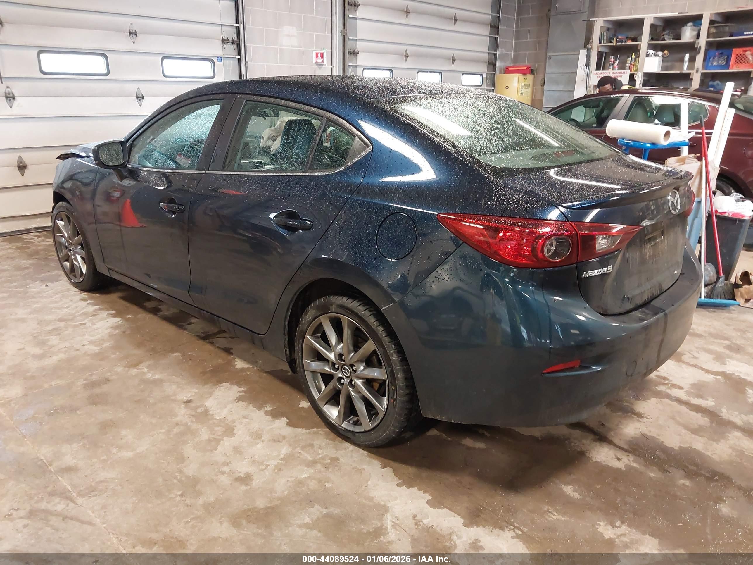 MAZDA MAZDA3 image 3