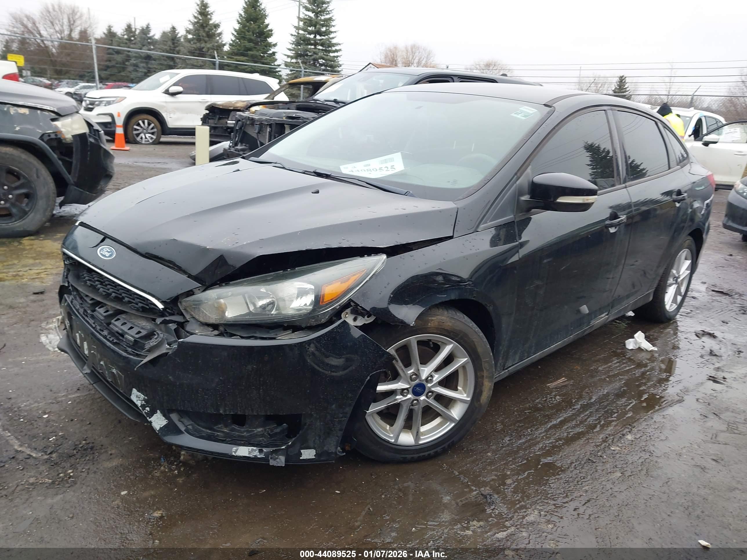 FORD FOCUS image 2