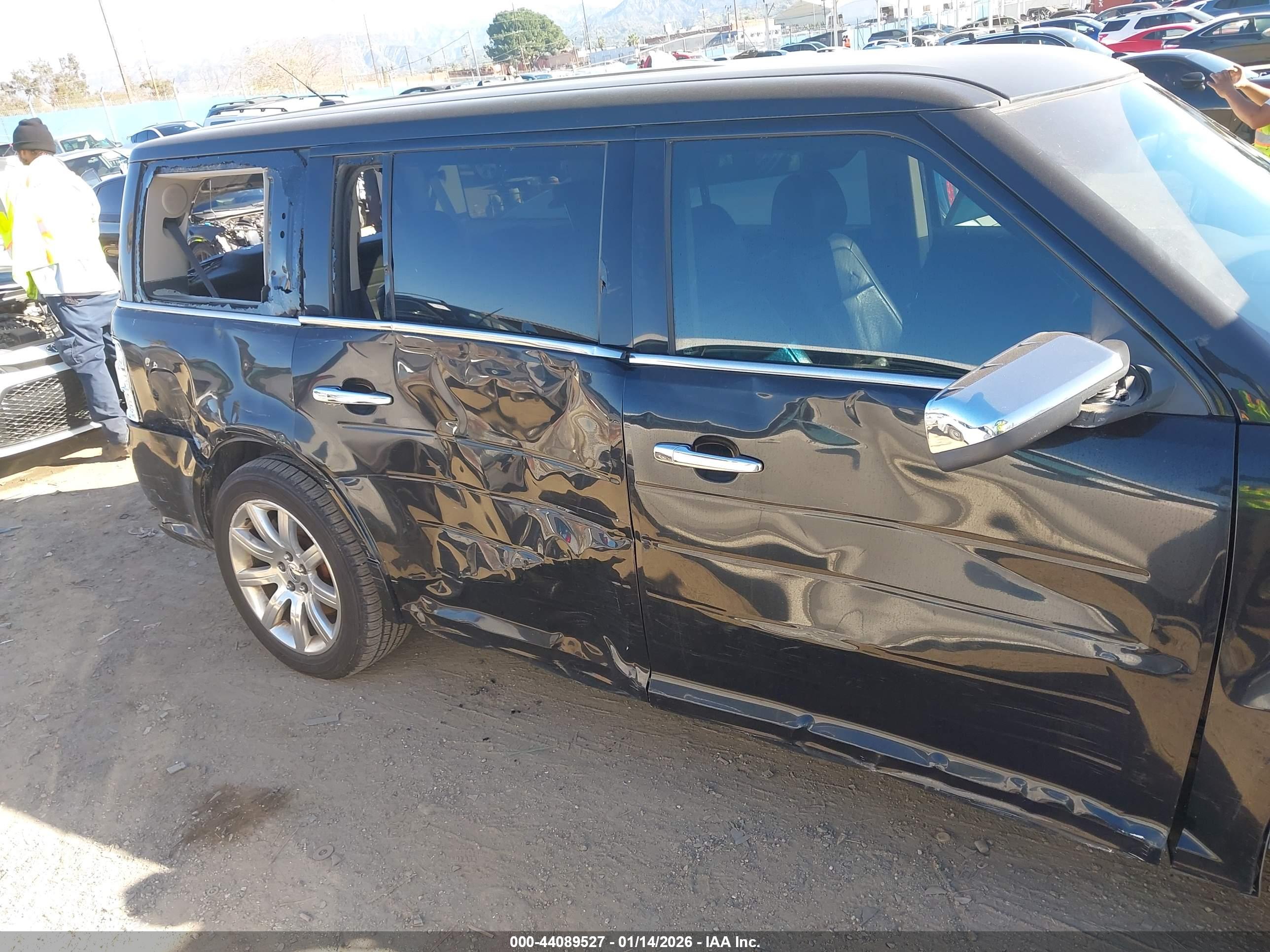 FORD FLEX image 6