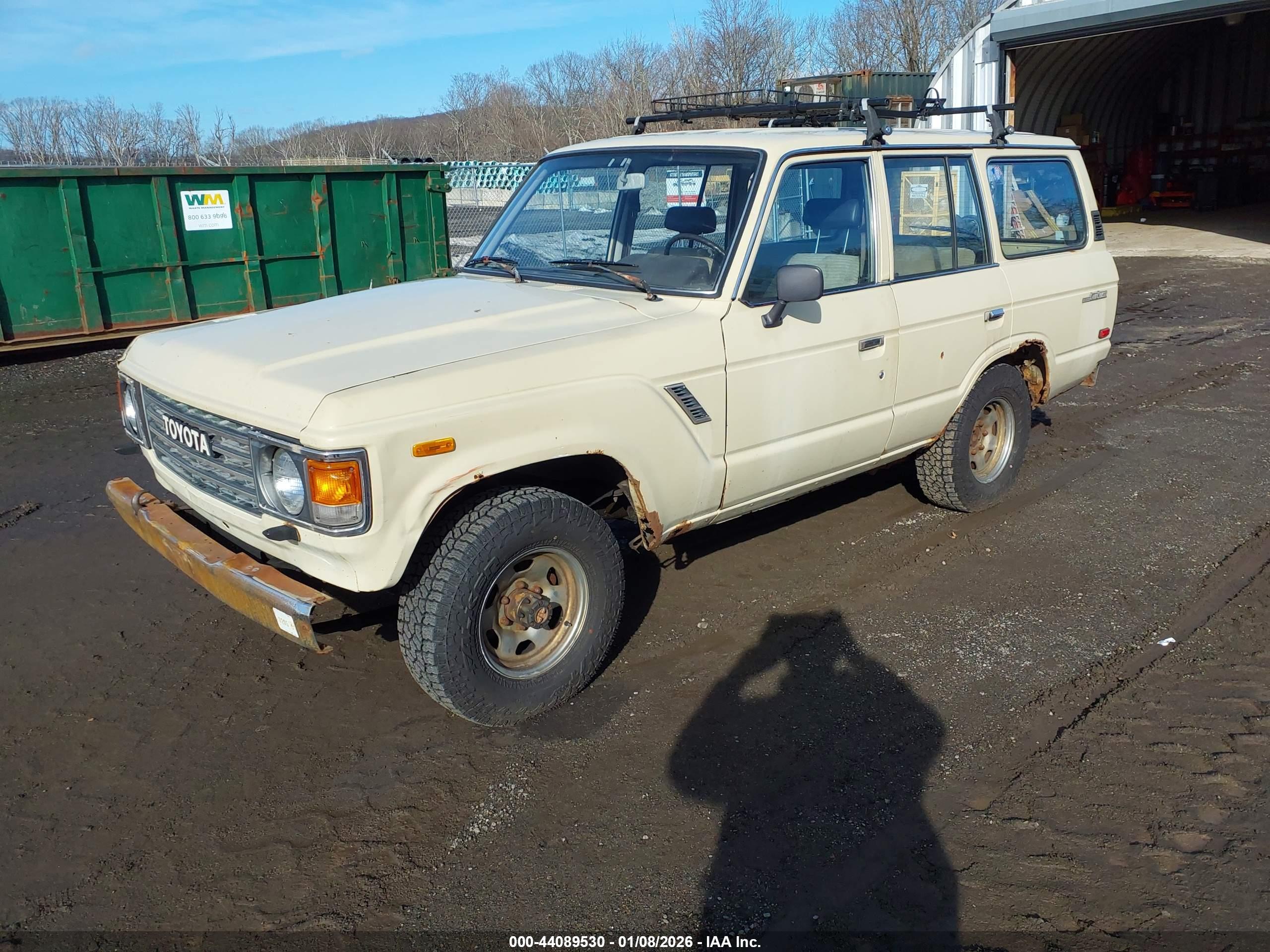 TOYOTA LAND image 2