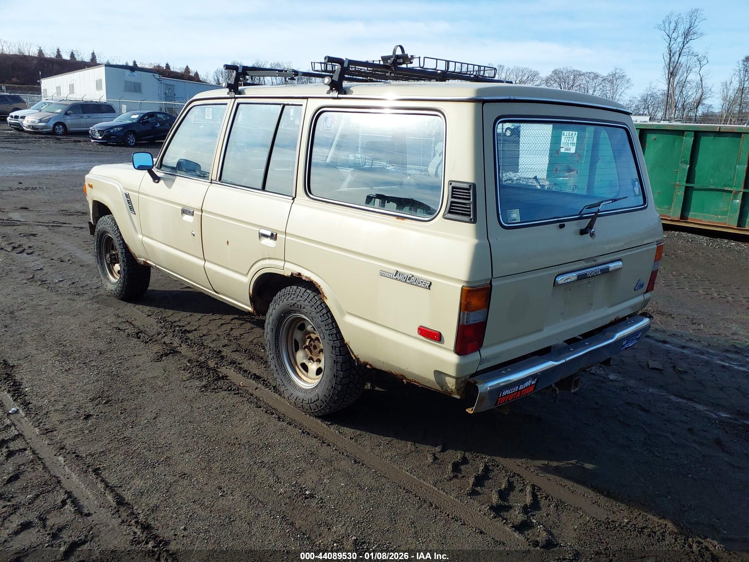 TOYOTA LAND image 3