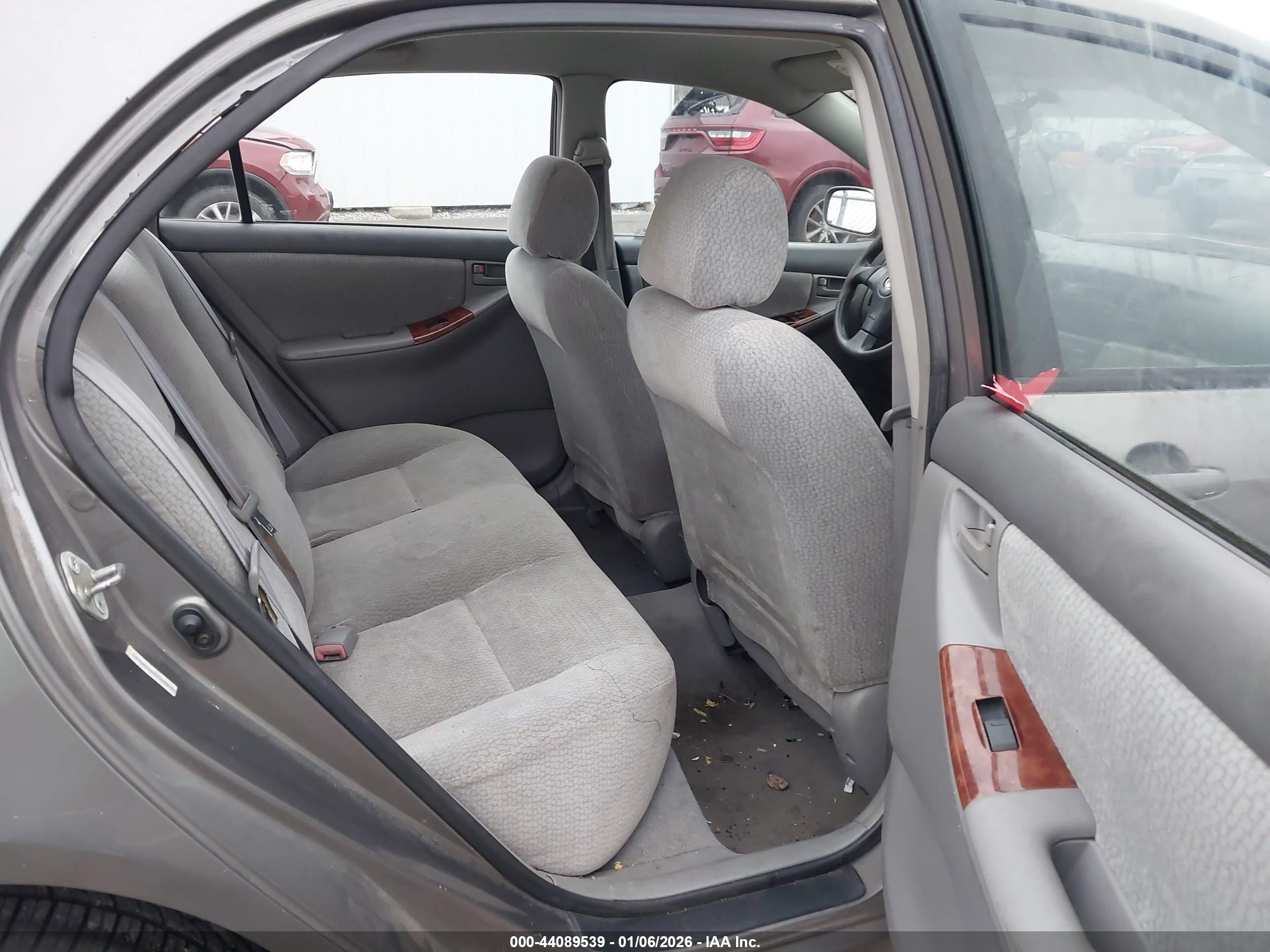 TOYOTA COROLLA image 8