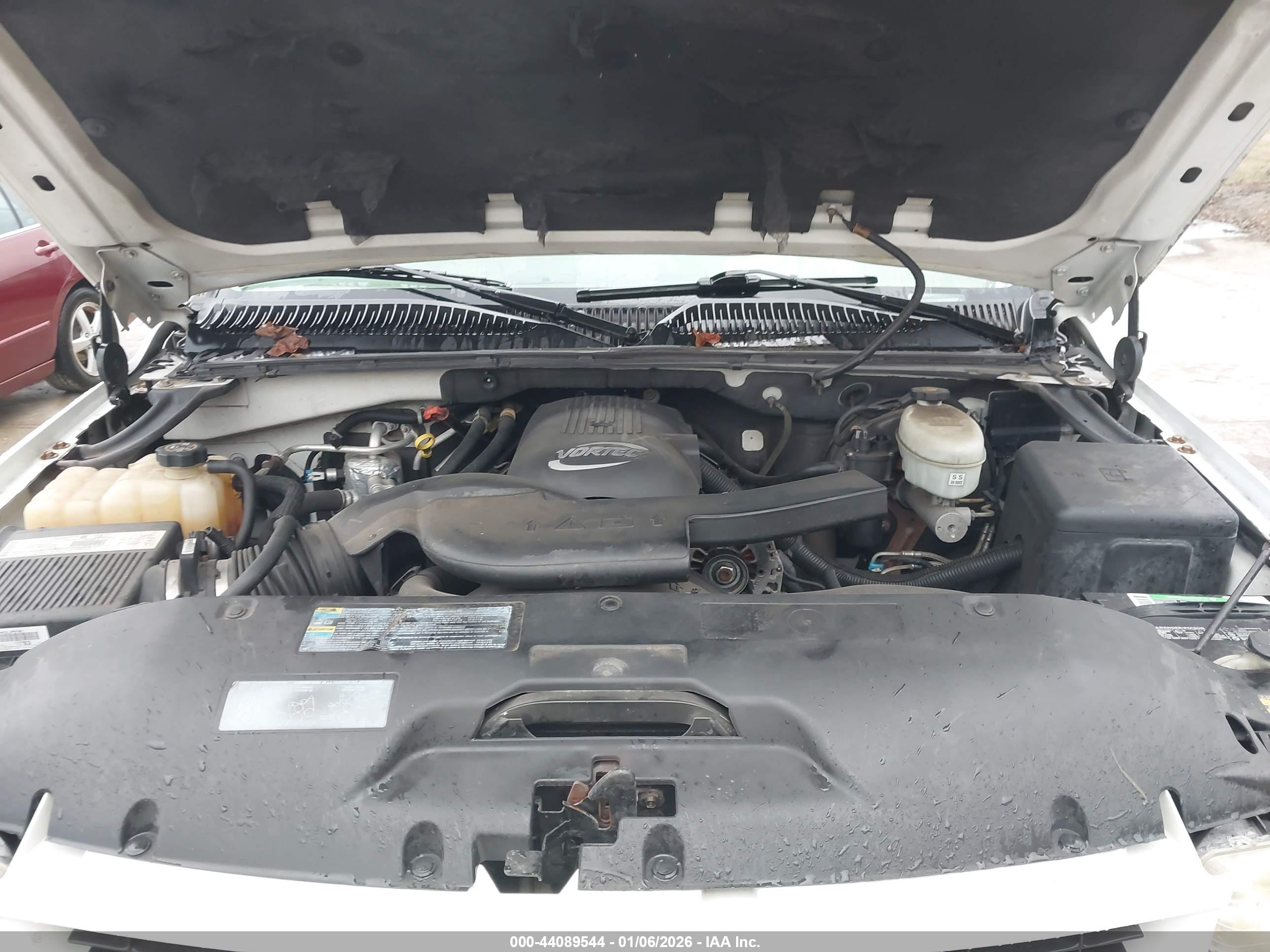 CHEVROLET SUBURBAN image 10
