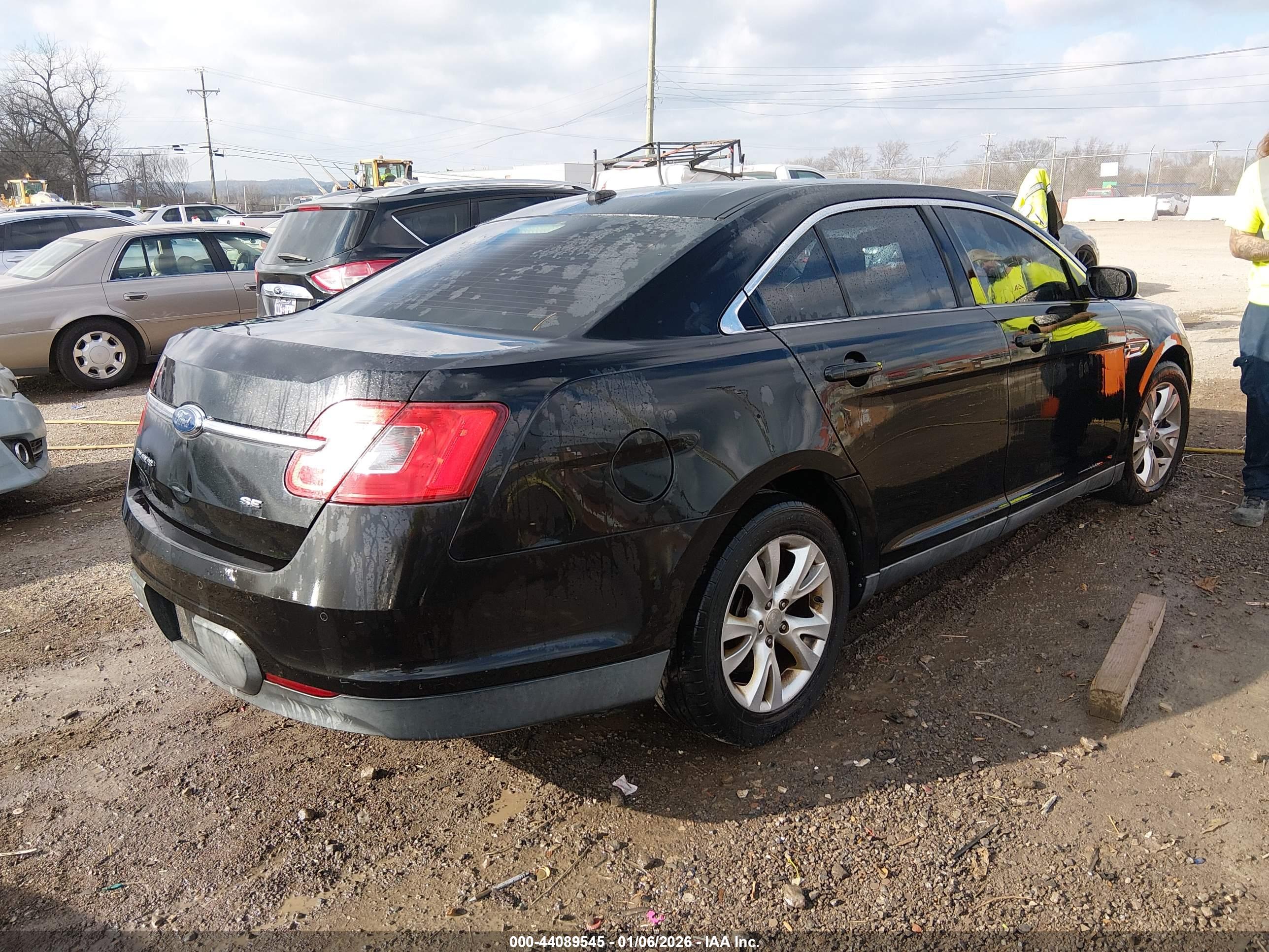 FORD TAURUS image 4