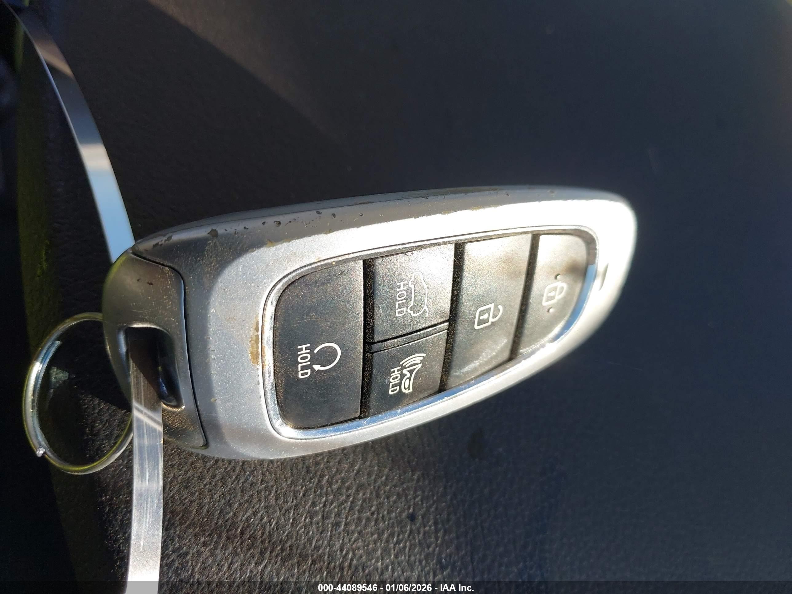 HYUNDAI SANTA image 11