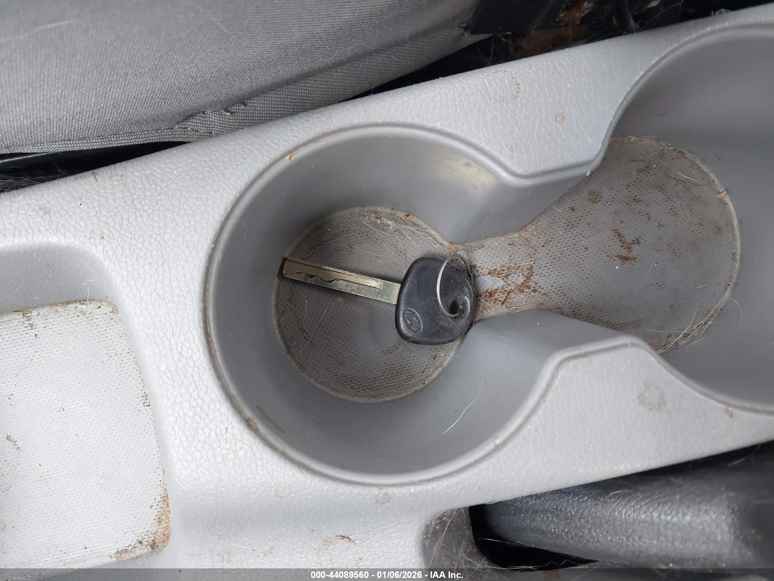 HYUNDAI ACCENT image 11