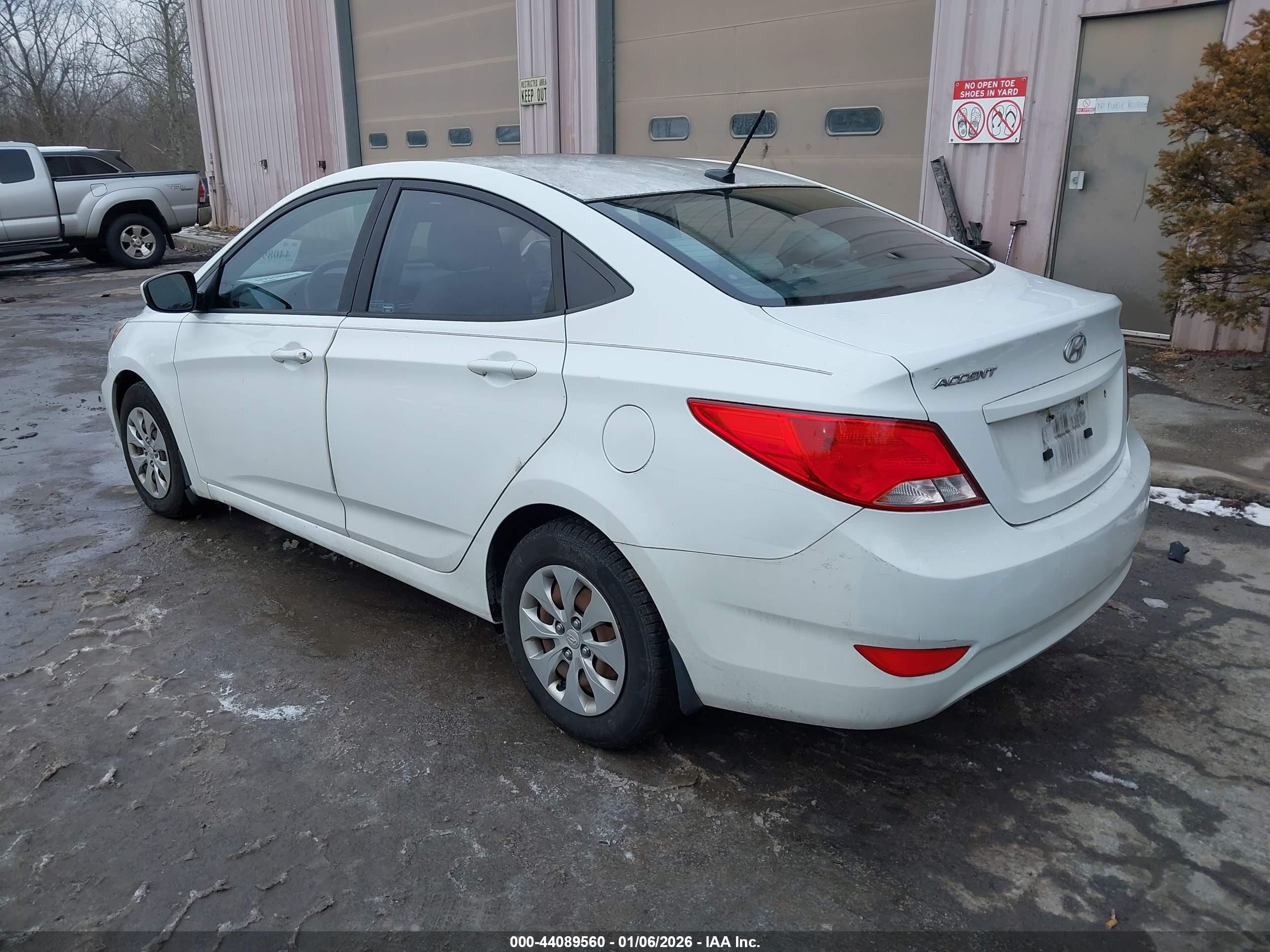 HYUNDAI ACCENT image 3