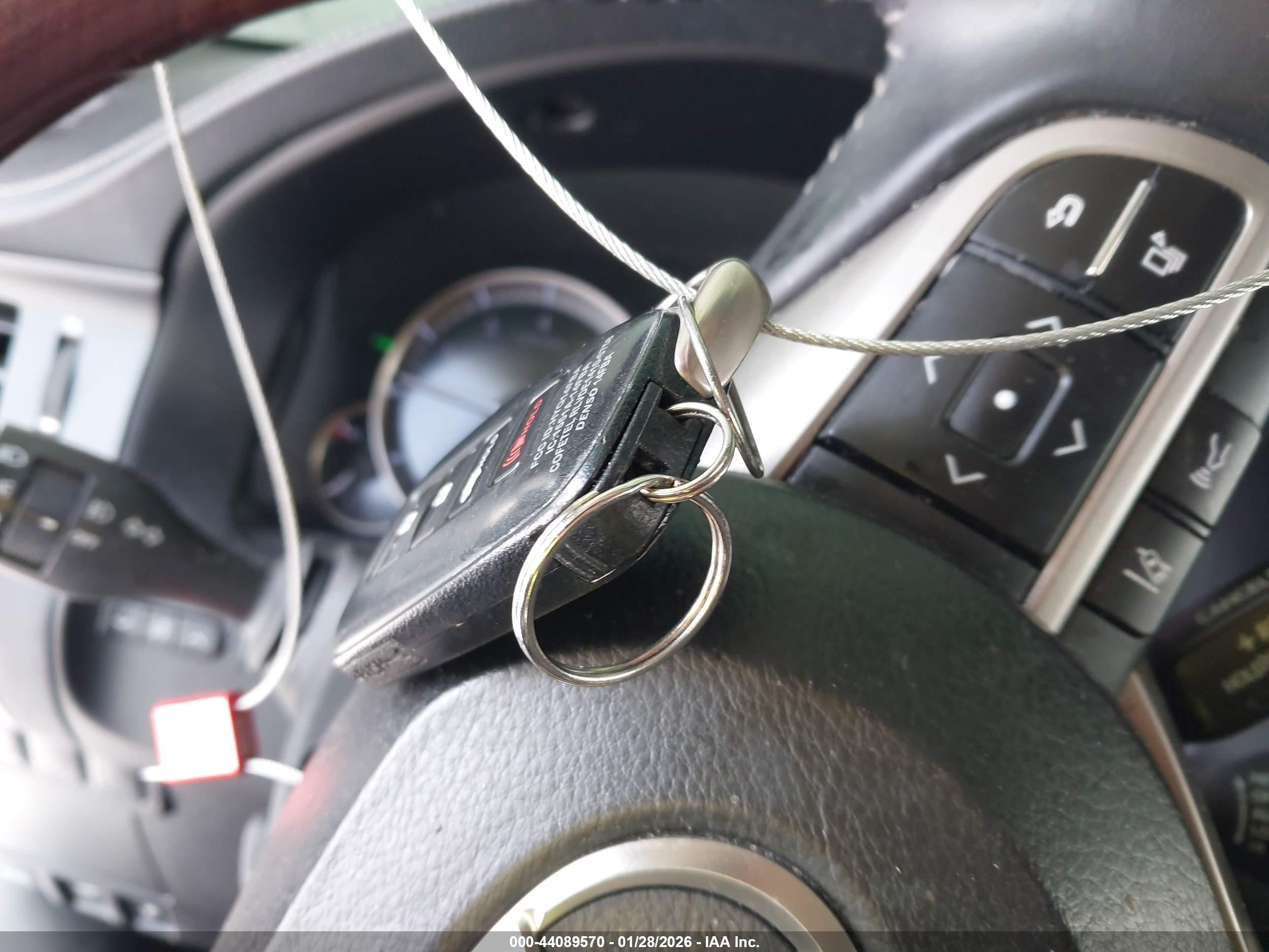 LEXUS ES image 11