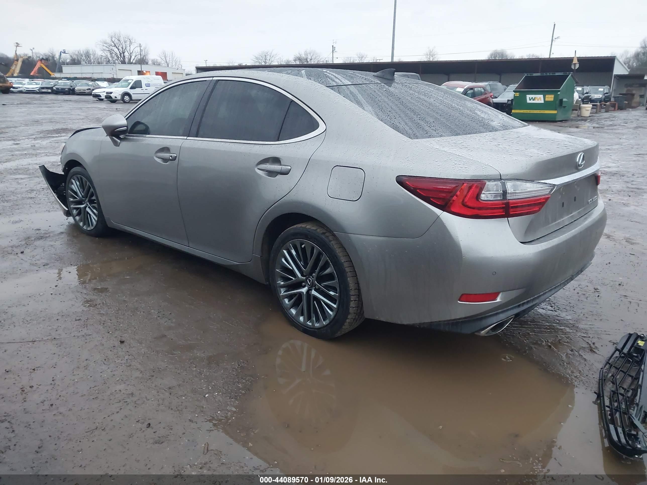 LEXUS ES image 3