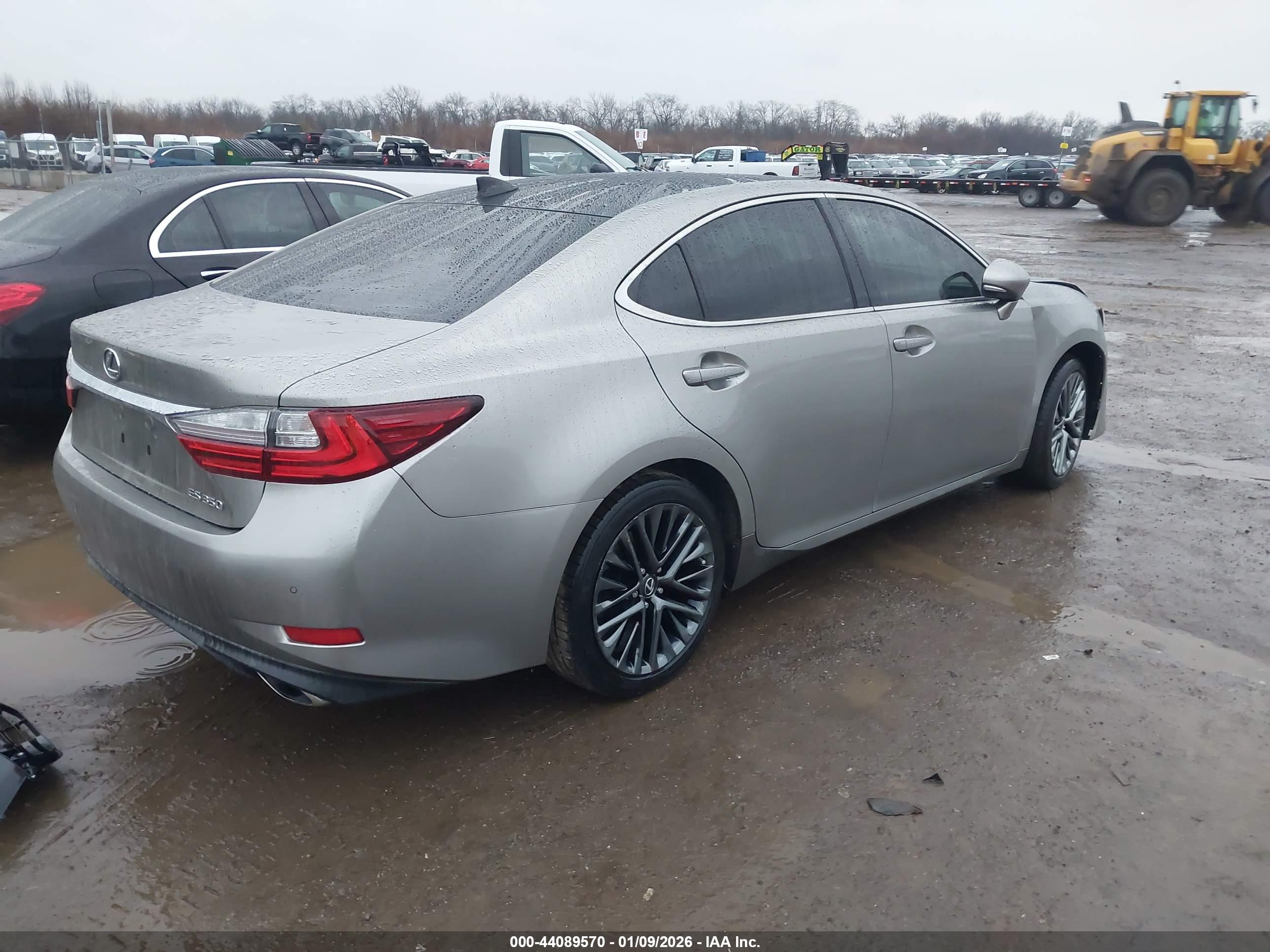 LEXUS ES image 4