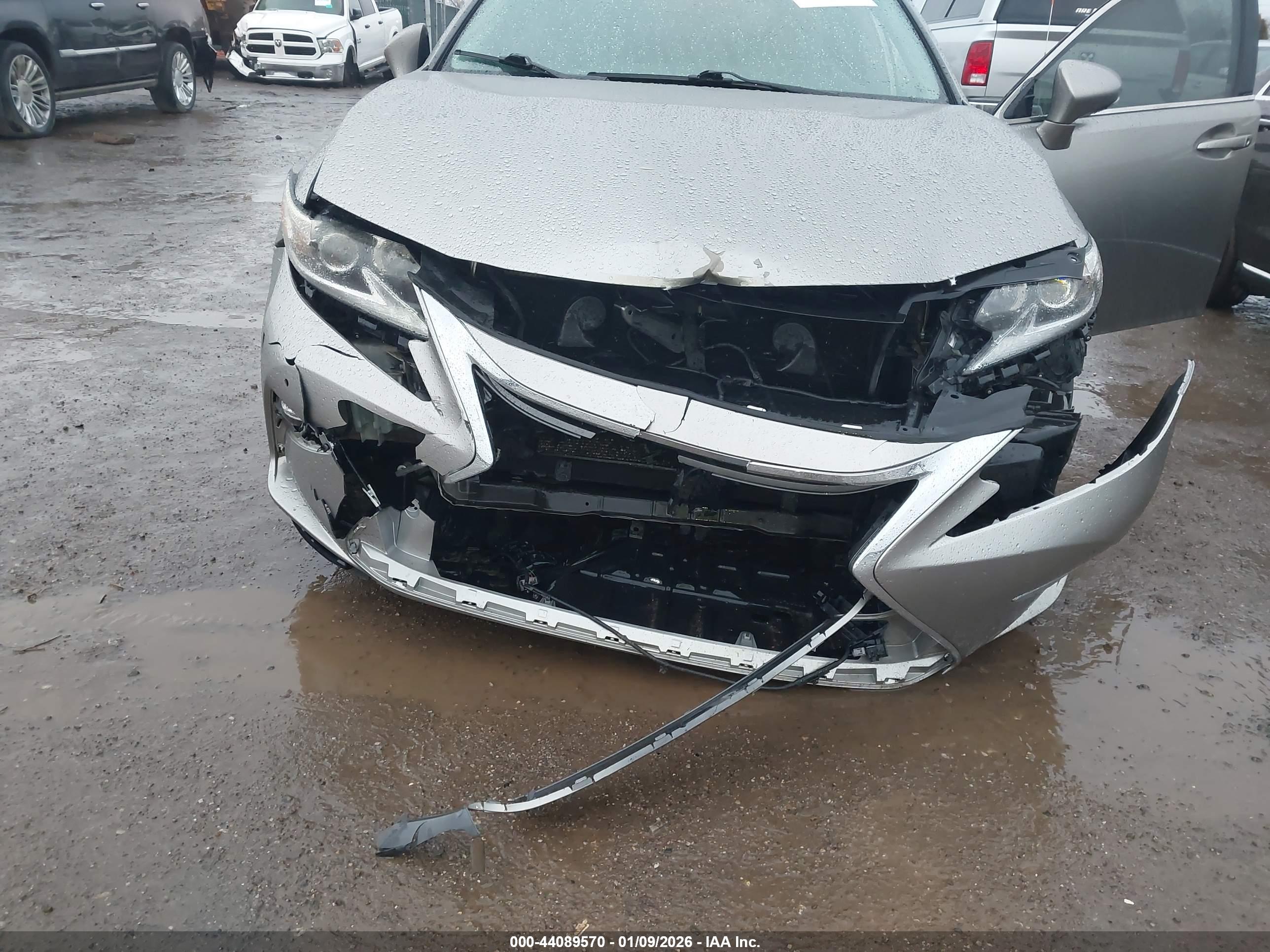 LEXUS ES image 6