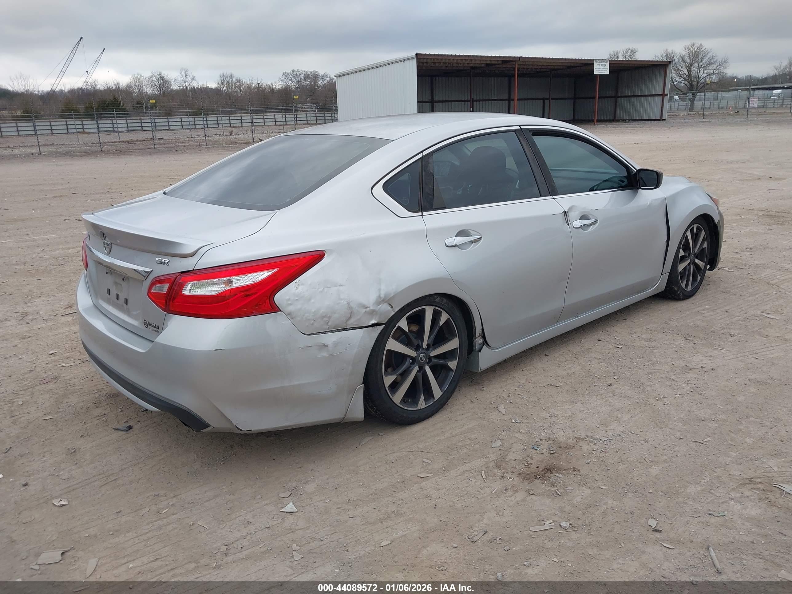 NISSAN ALTIMA image 4