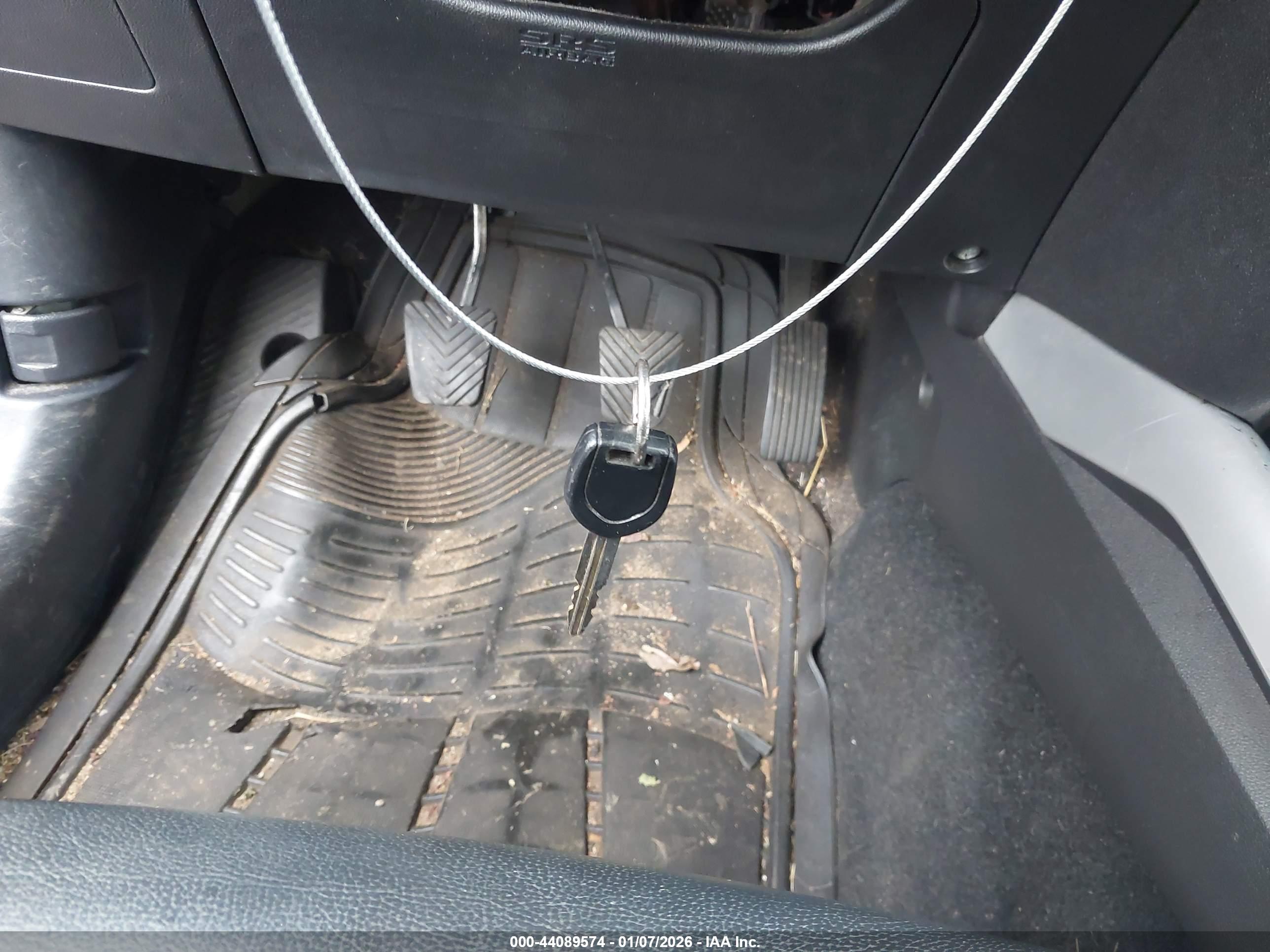 MITSUBISHI OUTLANDER image 11