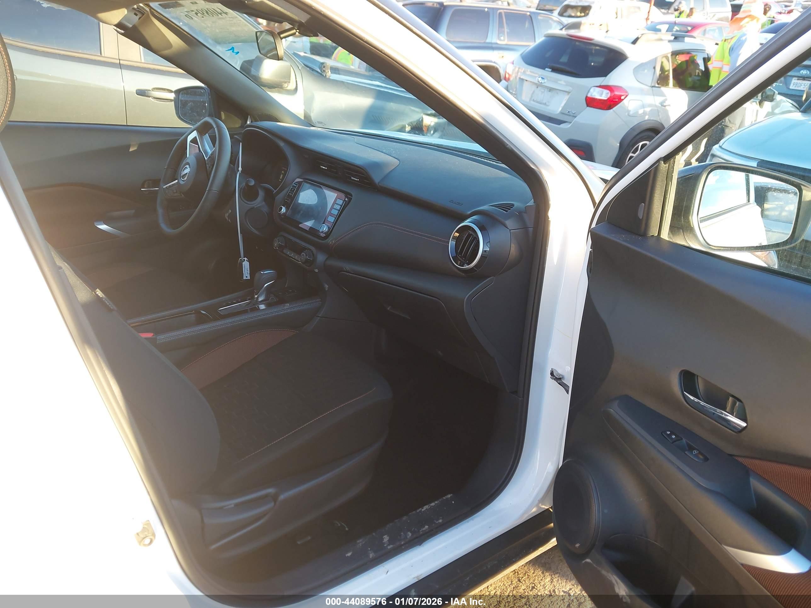 NISSAN KICKS image 5