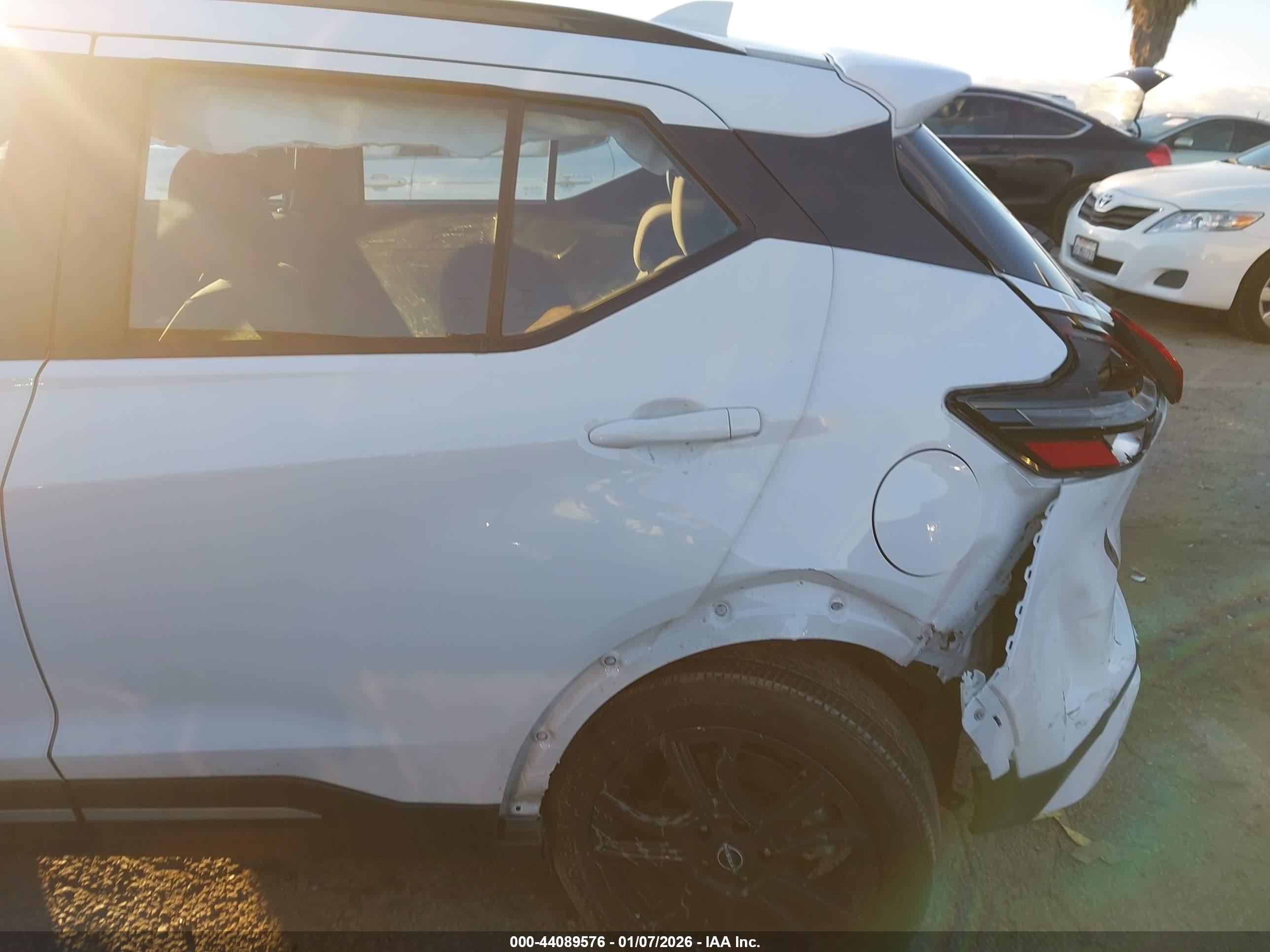 NISSAN KICKS image 6