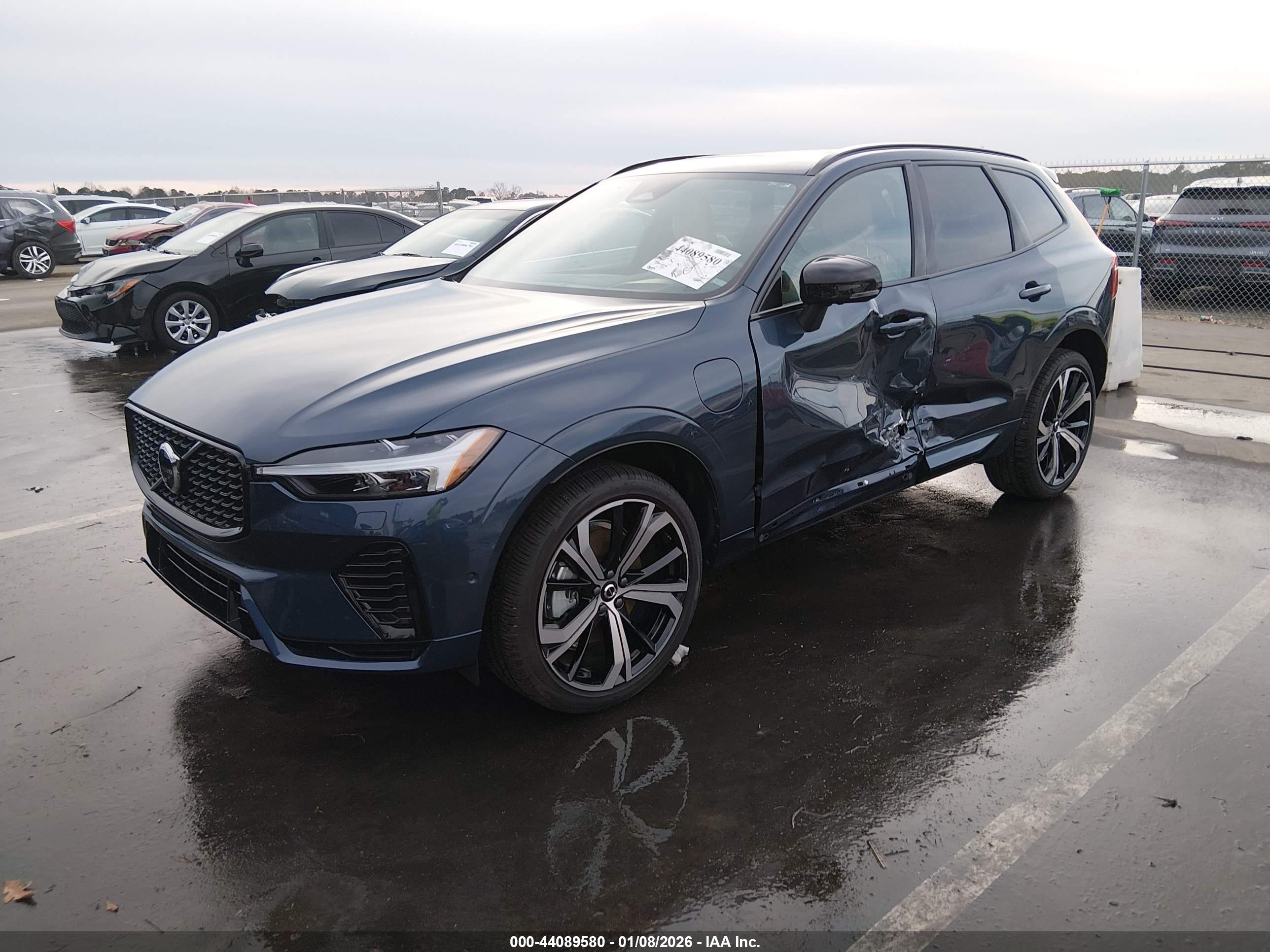 VOLVO XC60 image 2