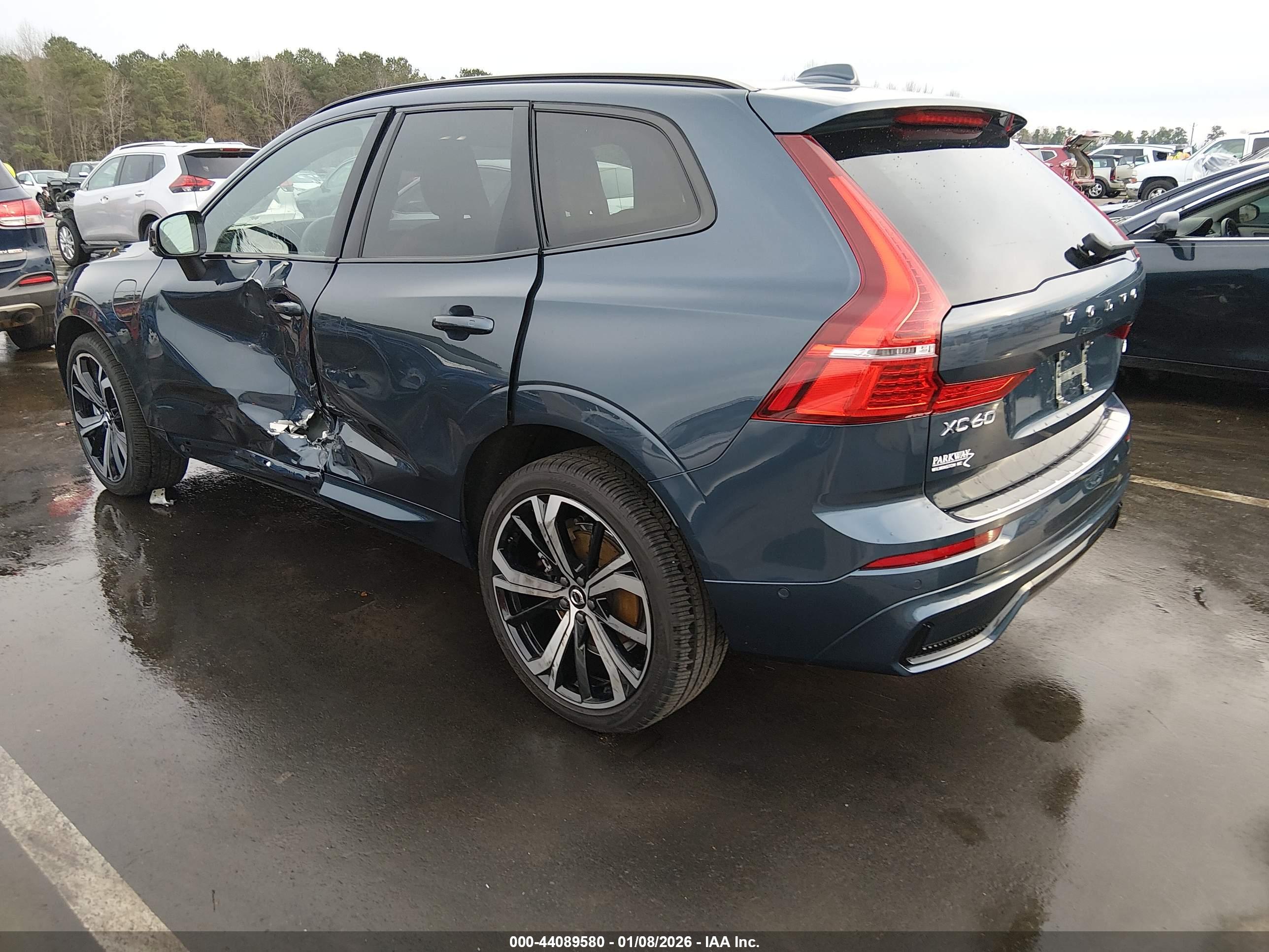 VOLVO XC60 image 3