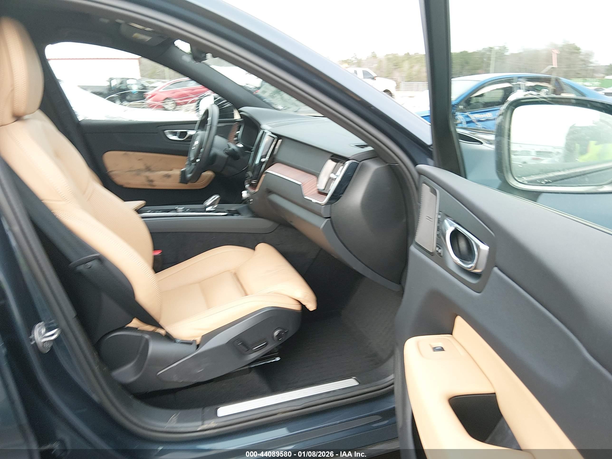 VOLVO XC60 image 5